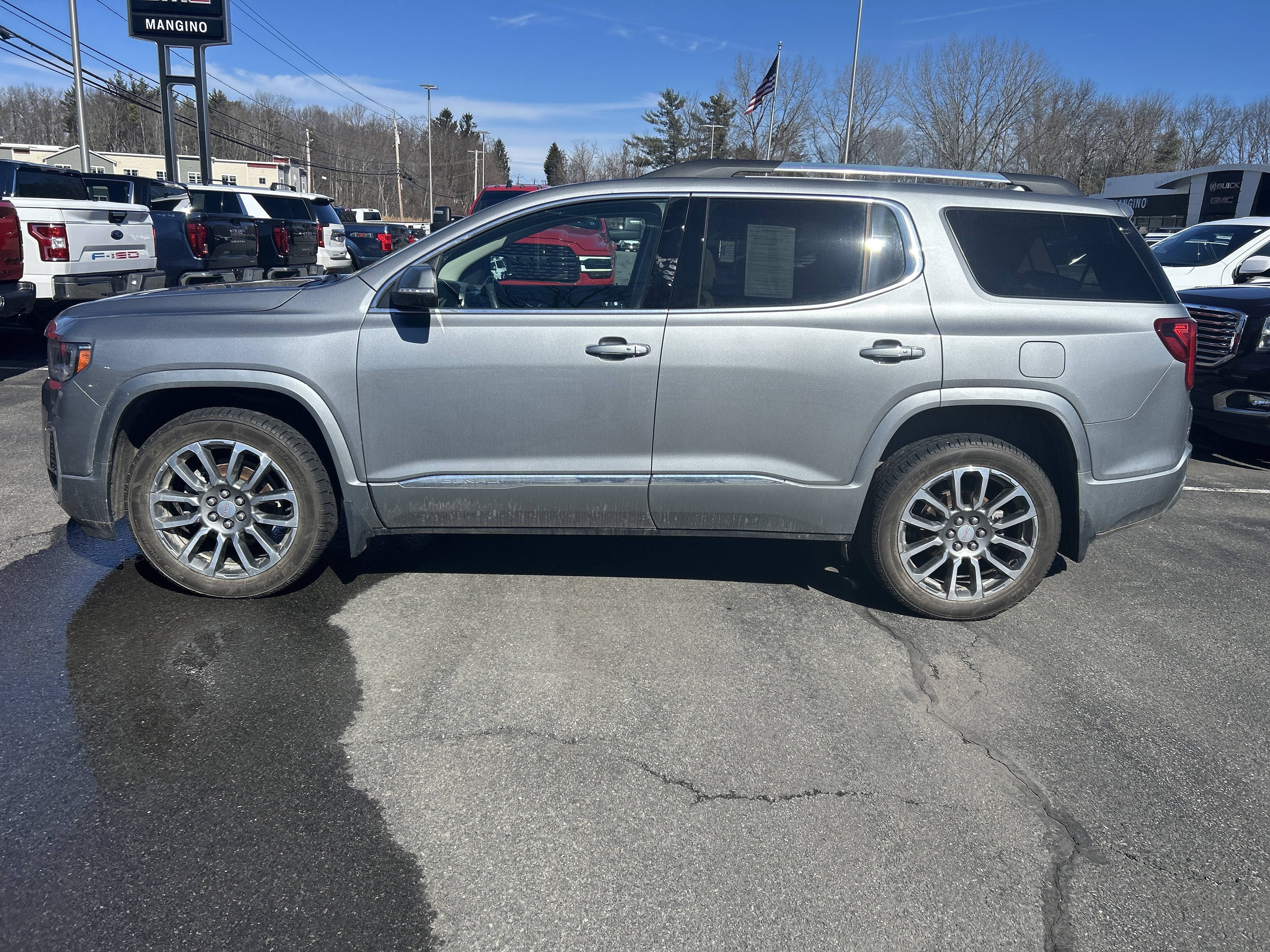 2023 GMC Acadia Denali