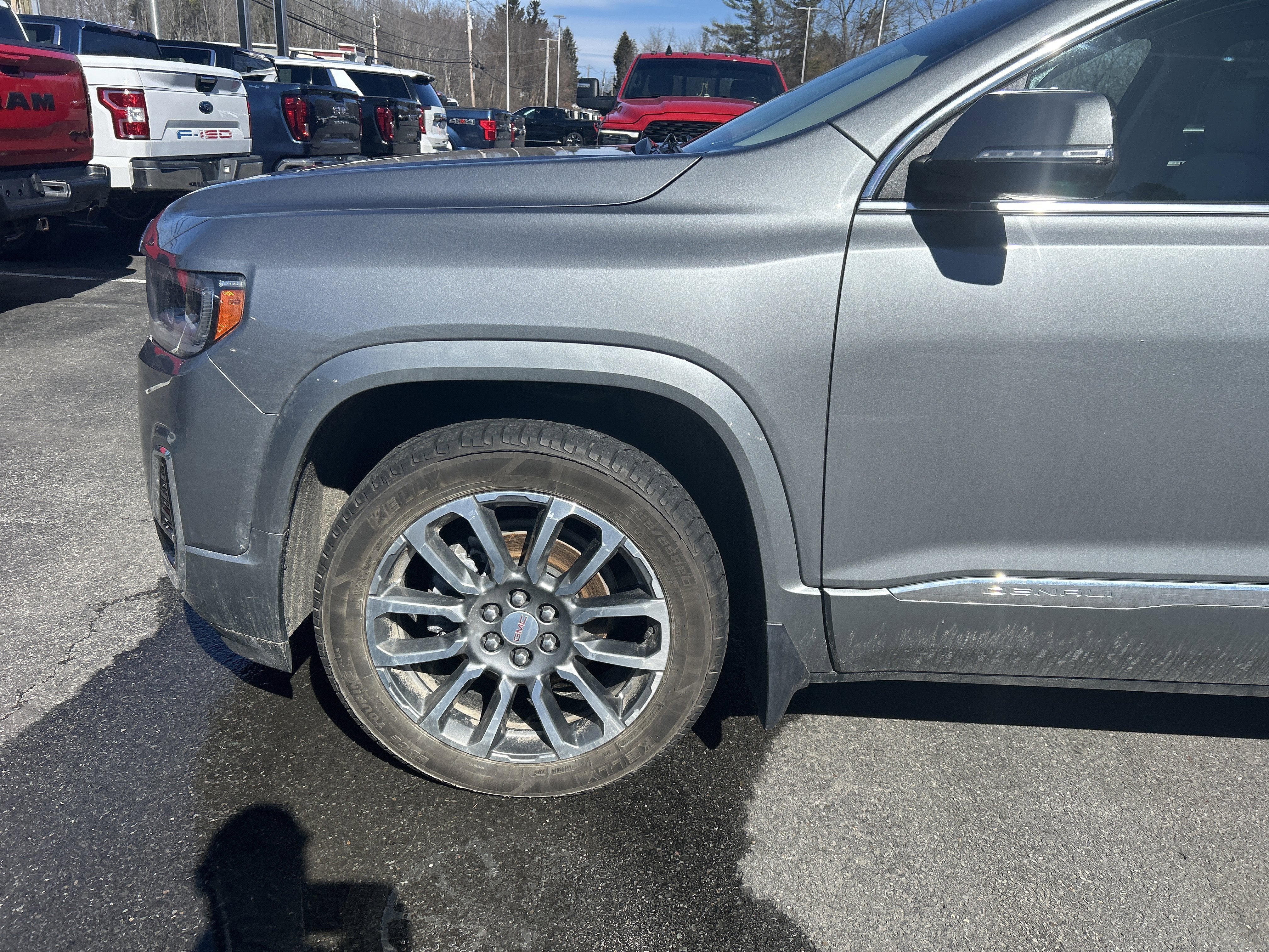 2023 GMC Acadia Denali