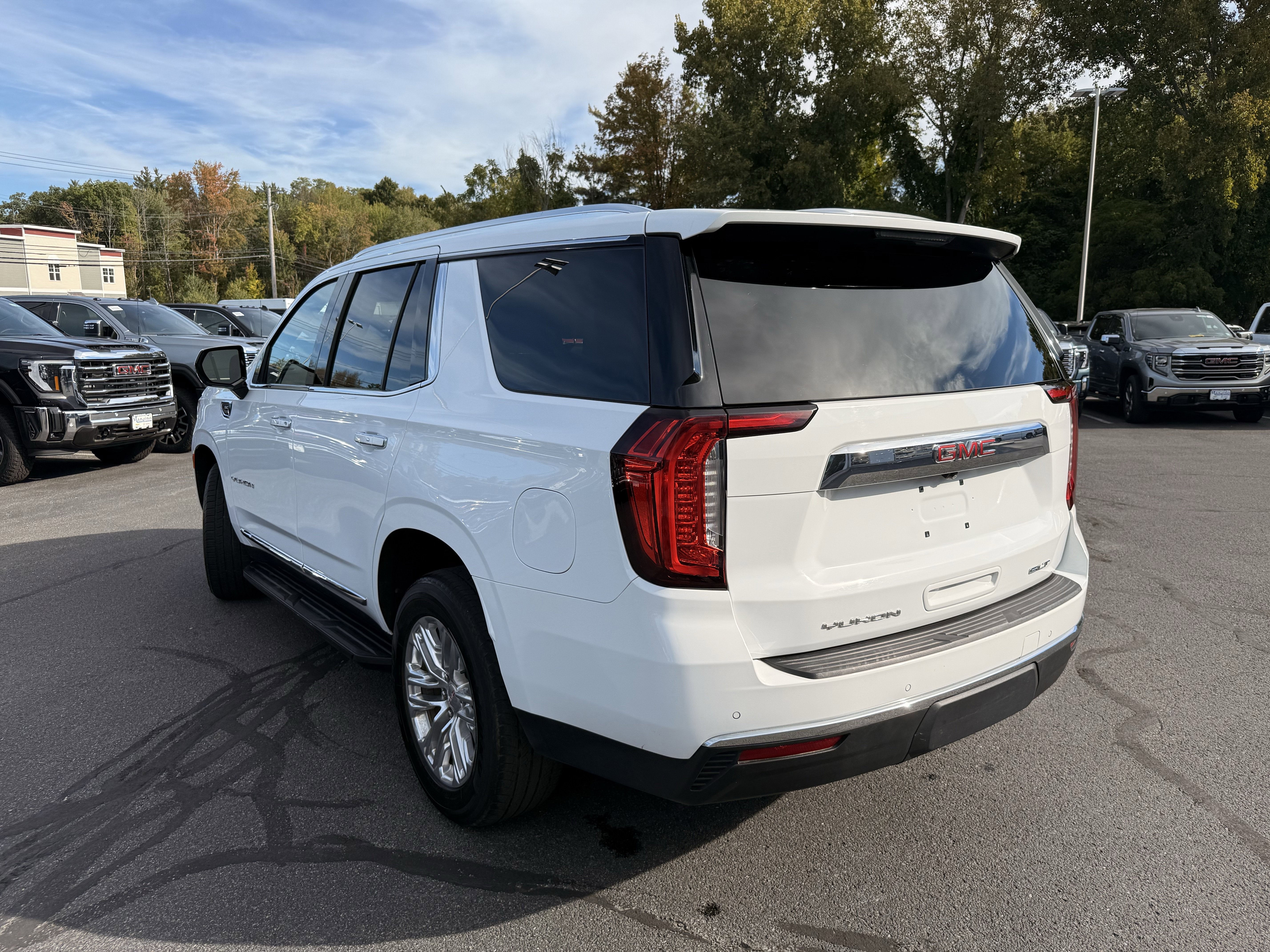 2024 GMC Yukon SLT