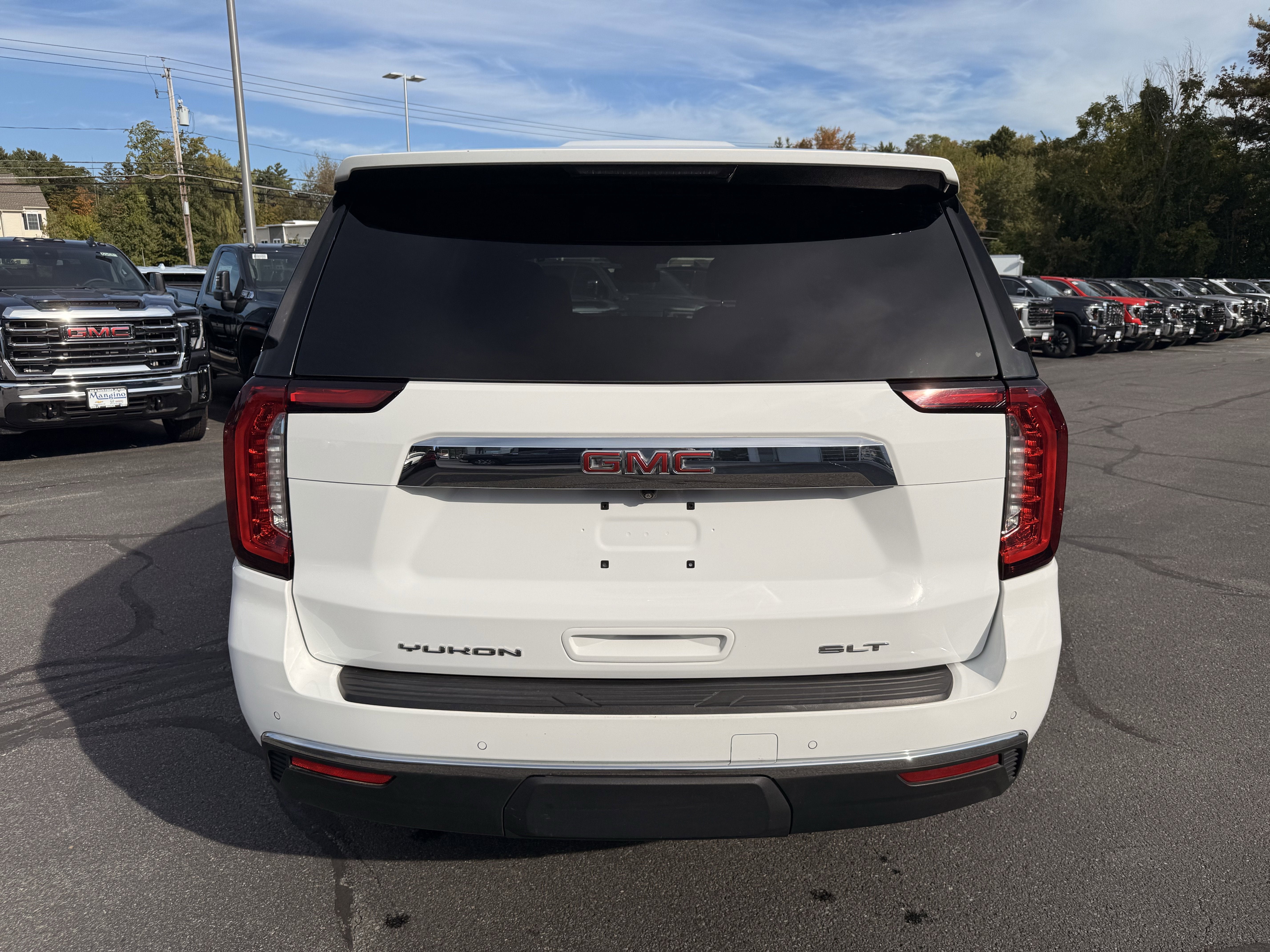 2024 GMC Yukon SLT