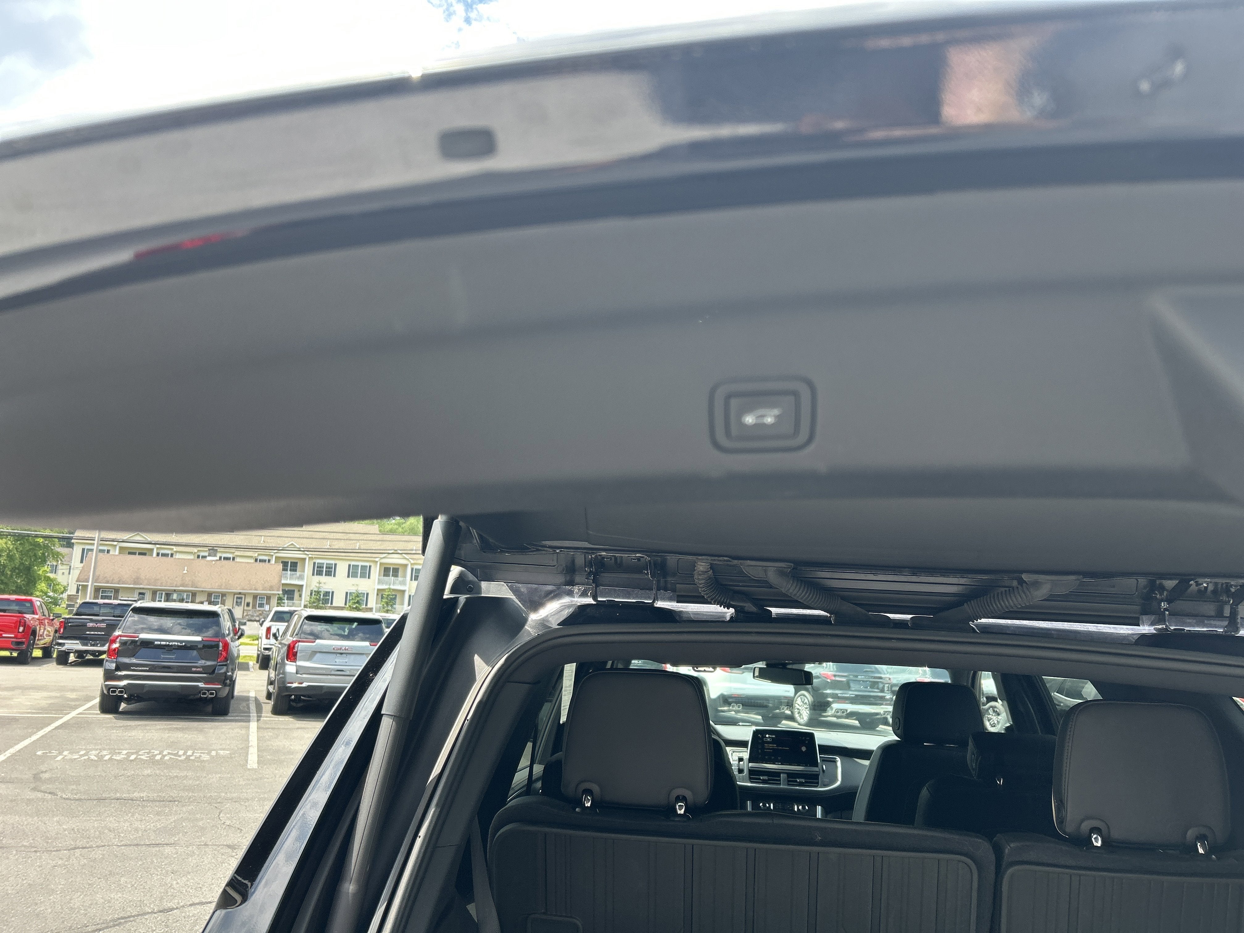 2024 GMC Yukon SLT