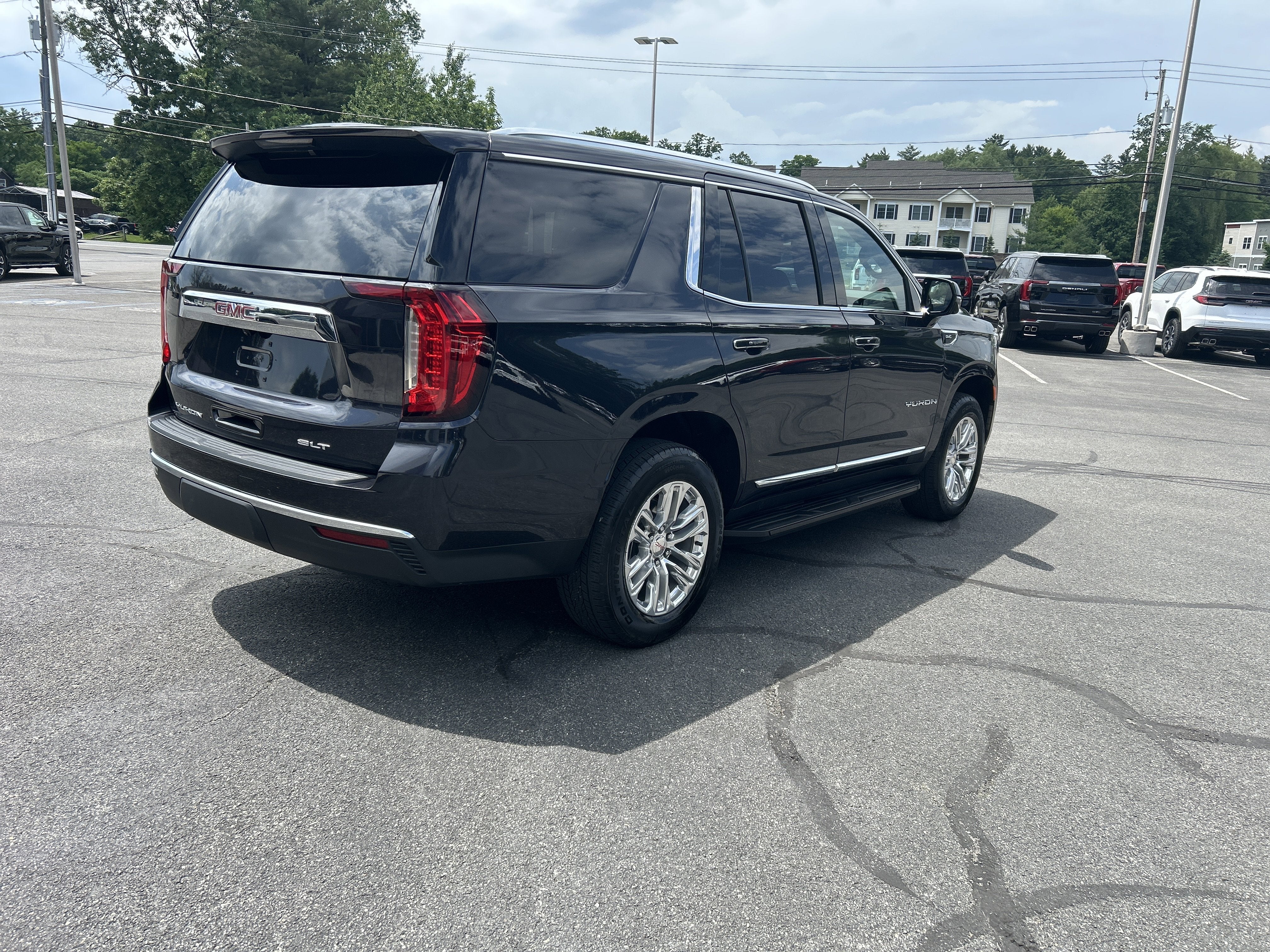 2024 GMC Yukon SLT
