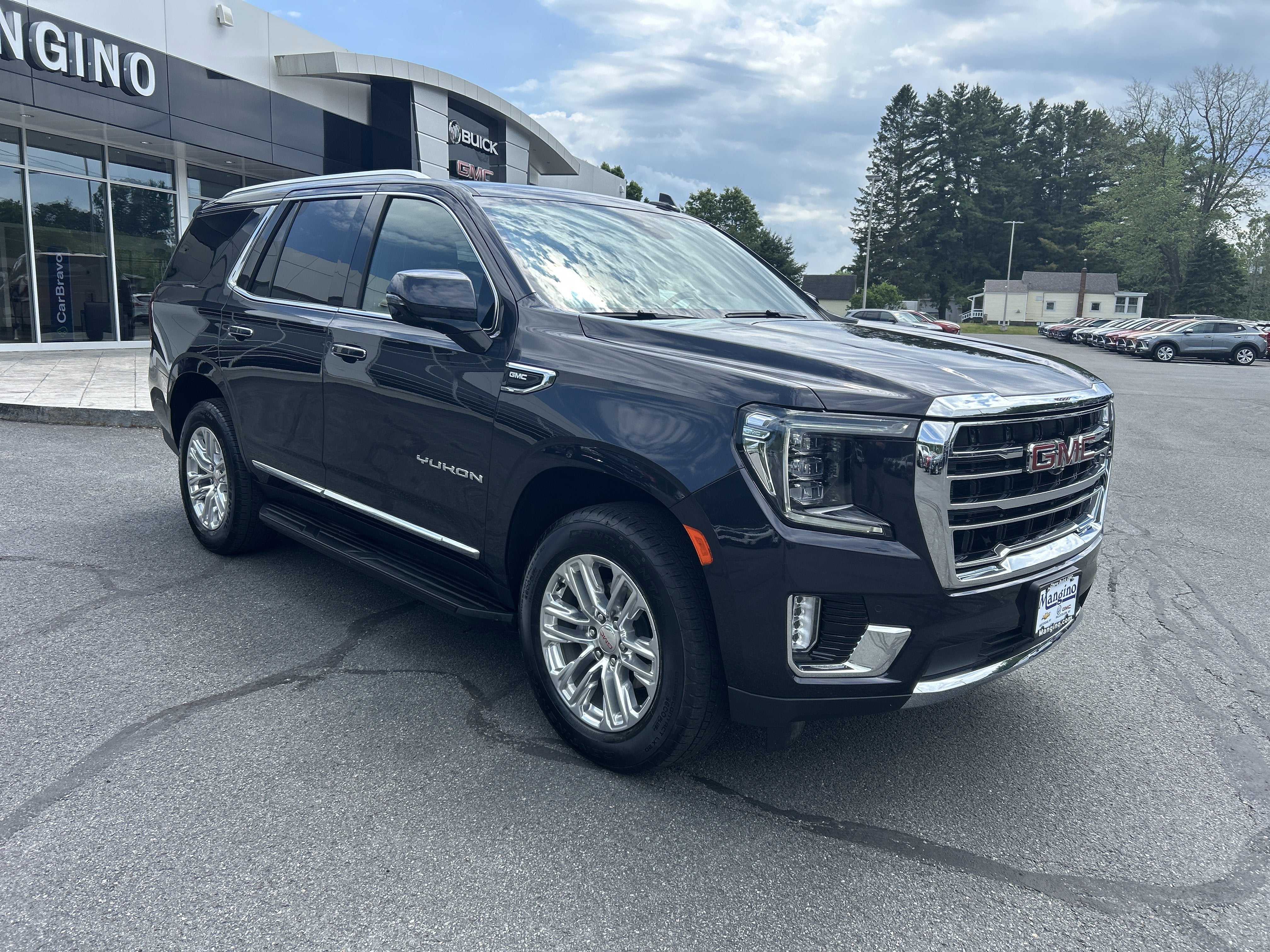 2024 GMC Yukon SLT