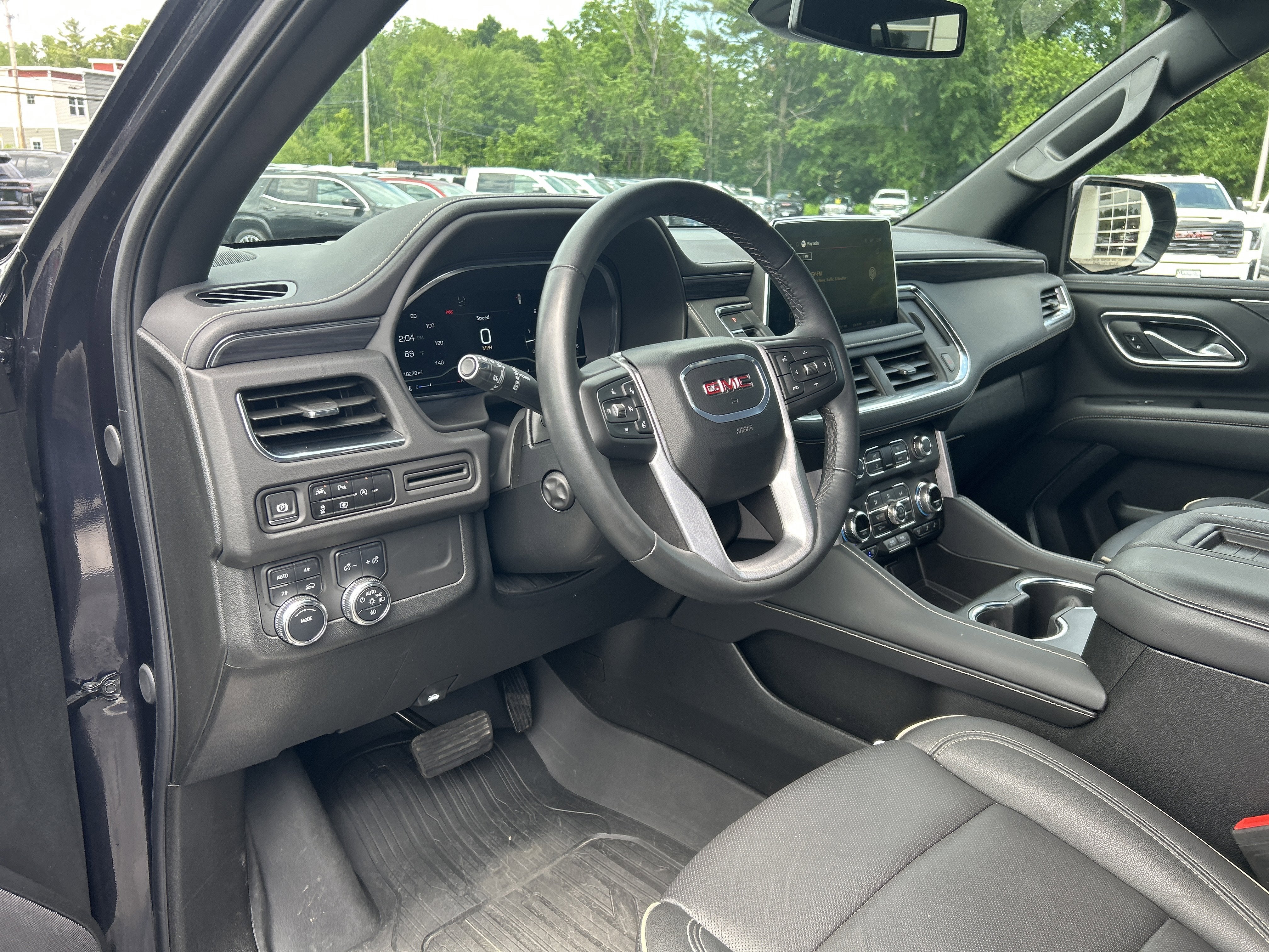 2024 GMC Yukon SLT