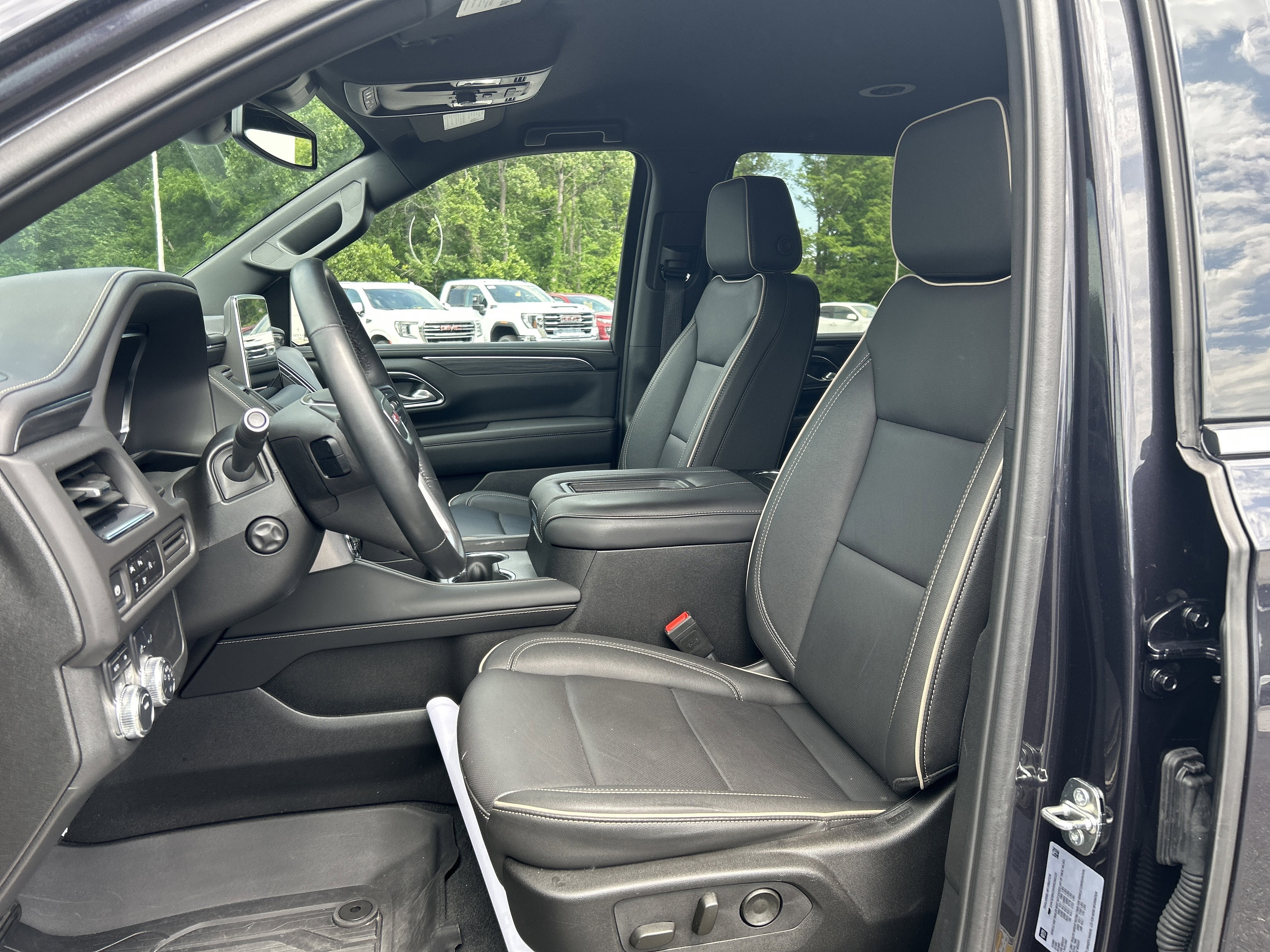2024 GMC Yukon SLT