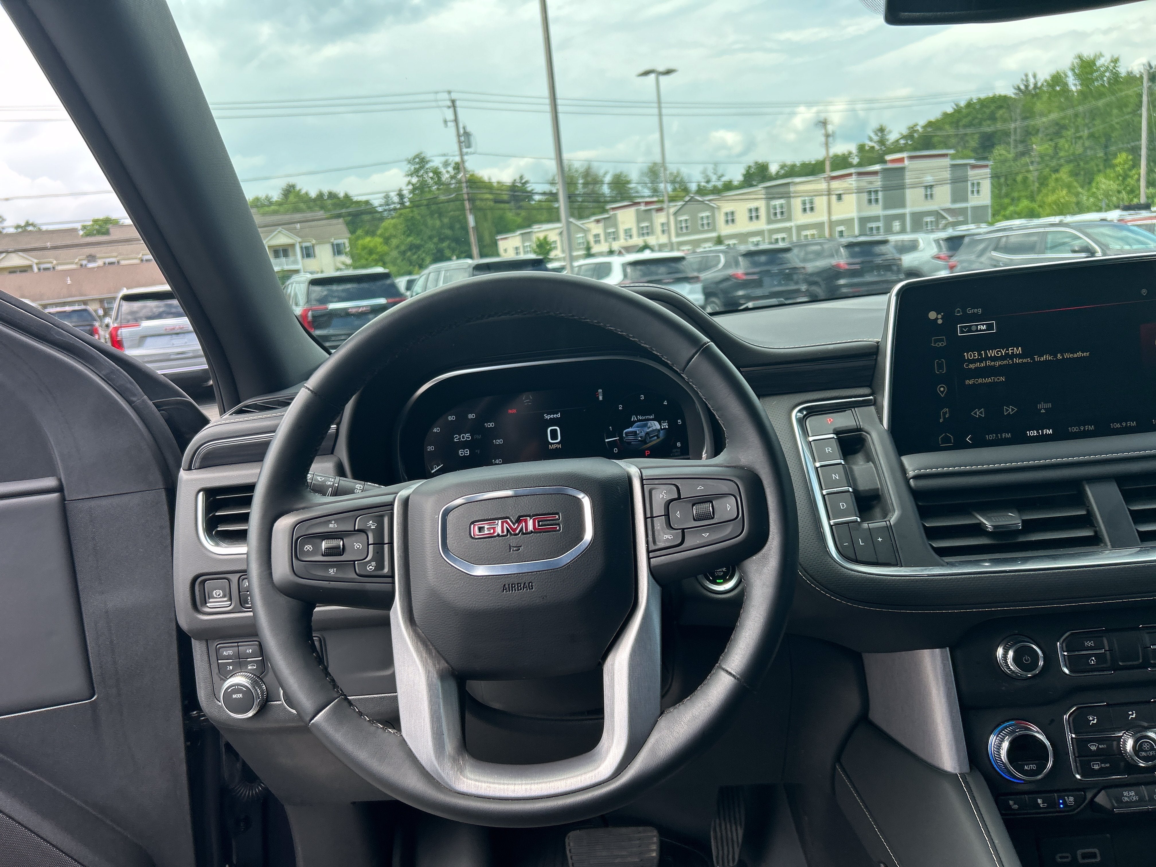 2024 GMC Yukon SLT