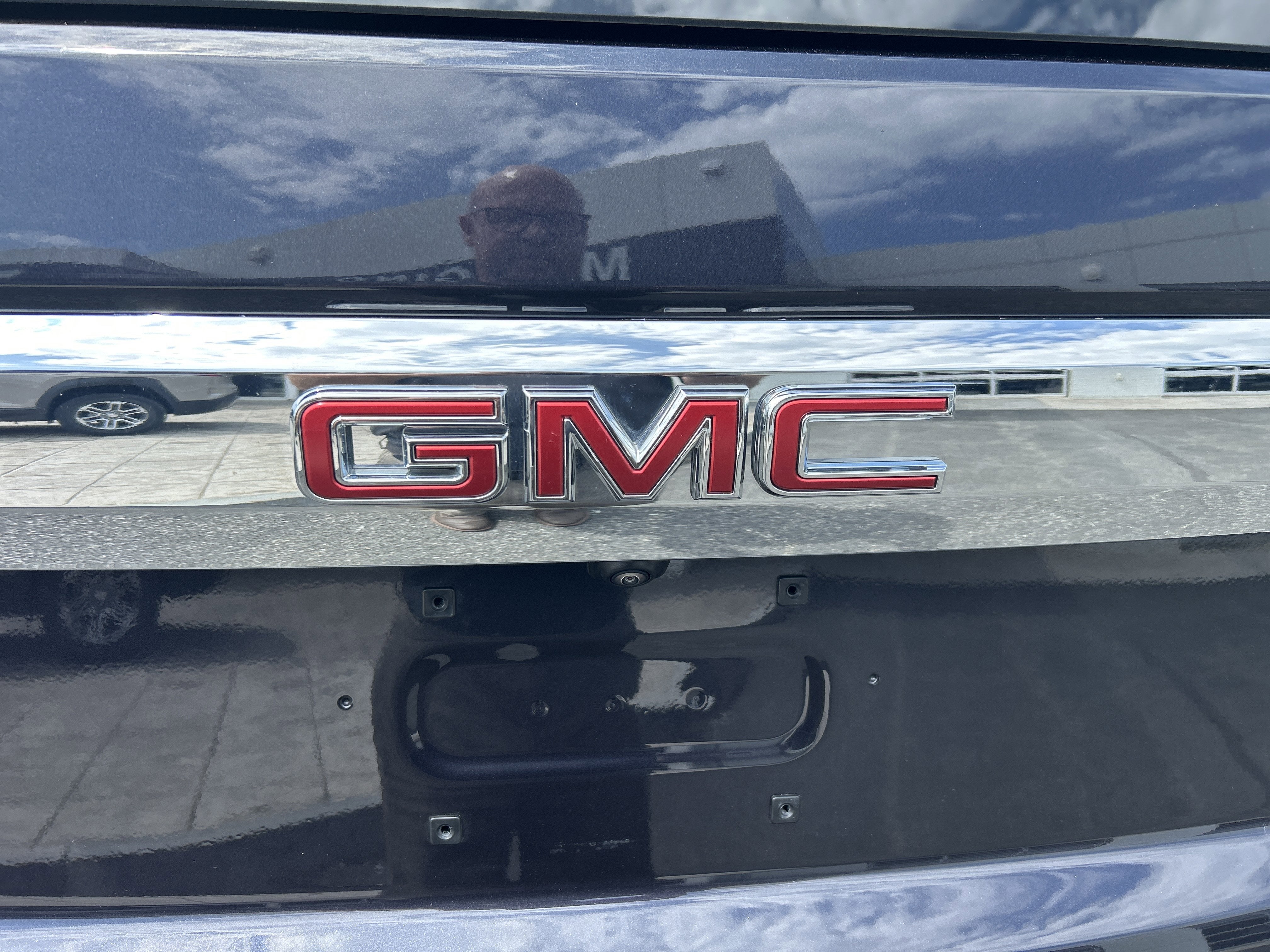 2024 GMC Yukon SLT