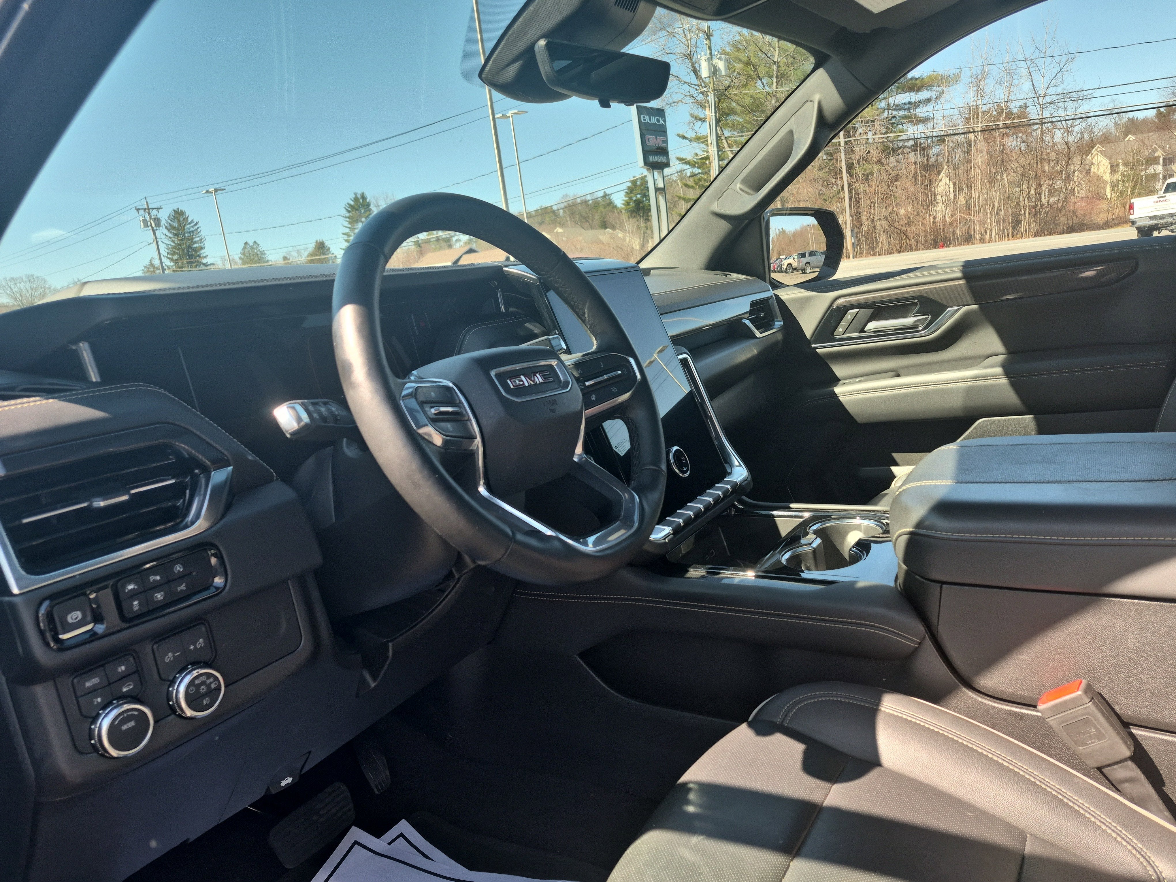 2025 GMC Yukon Elevation