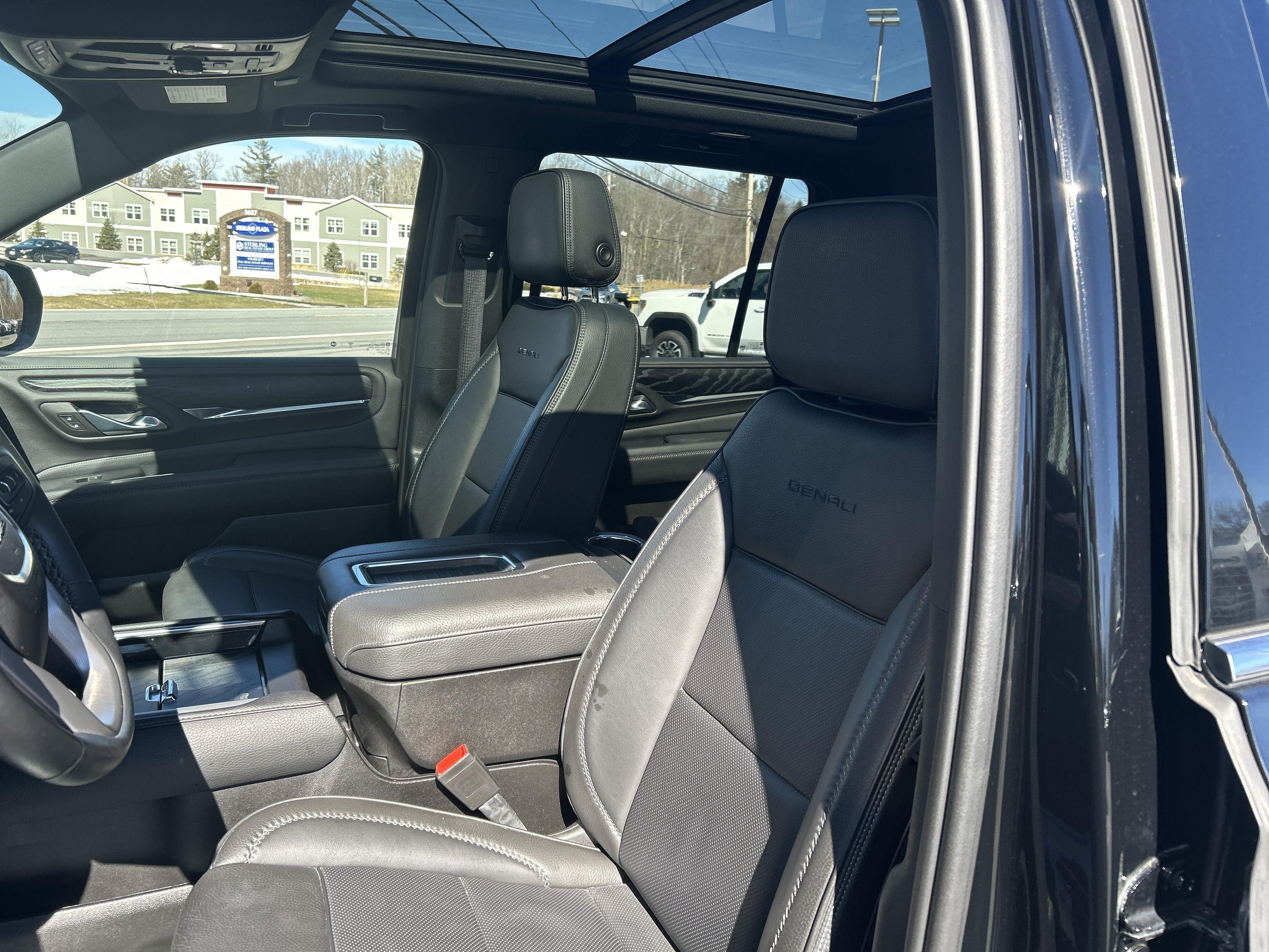 2023 GMC Yukon Denali