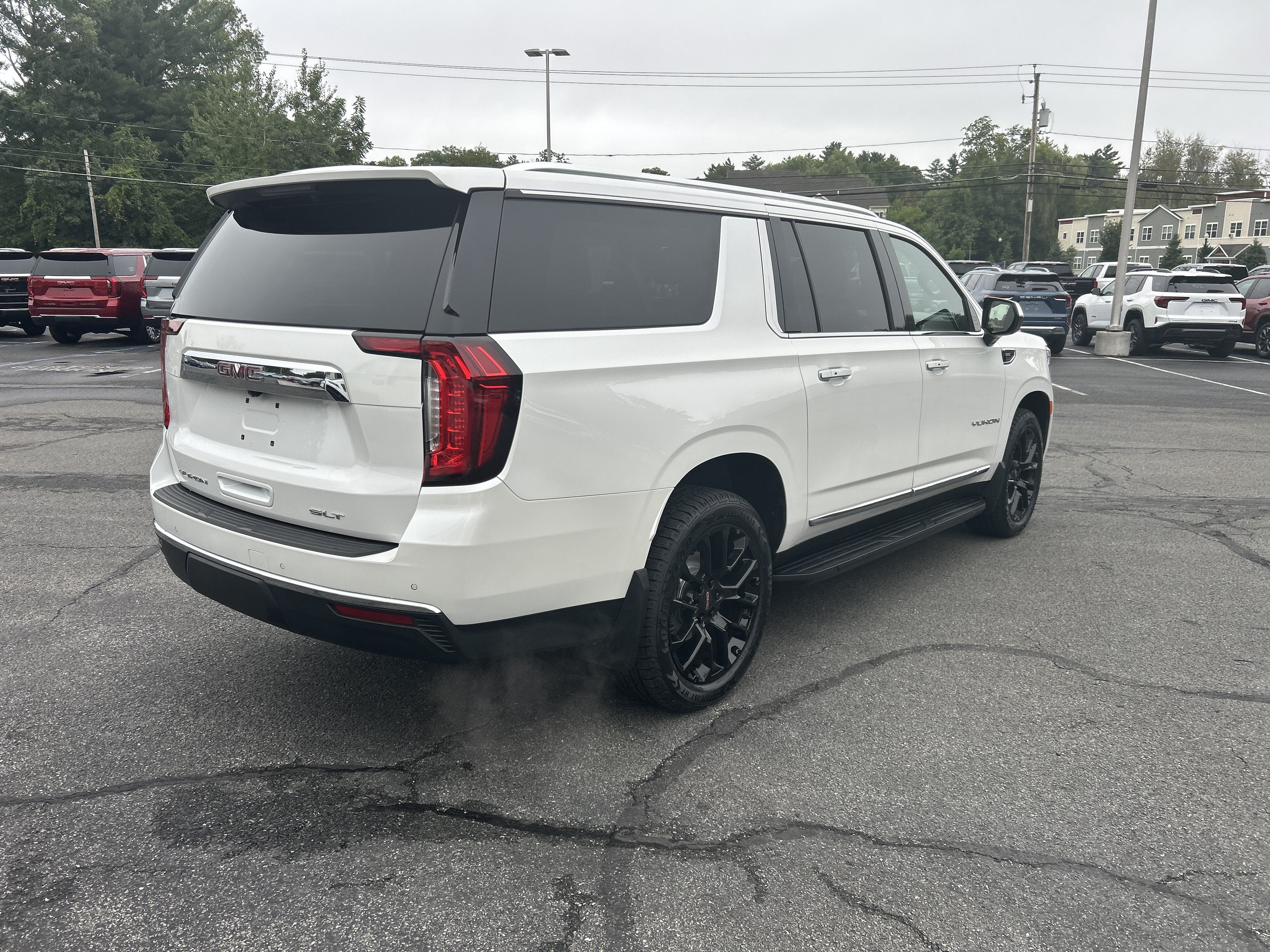 2023 GMC Yukon XL SLT