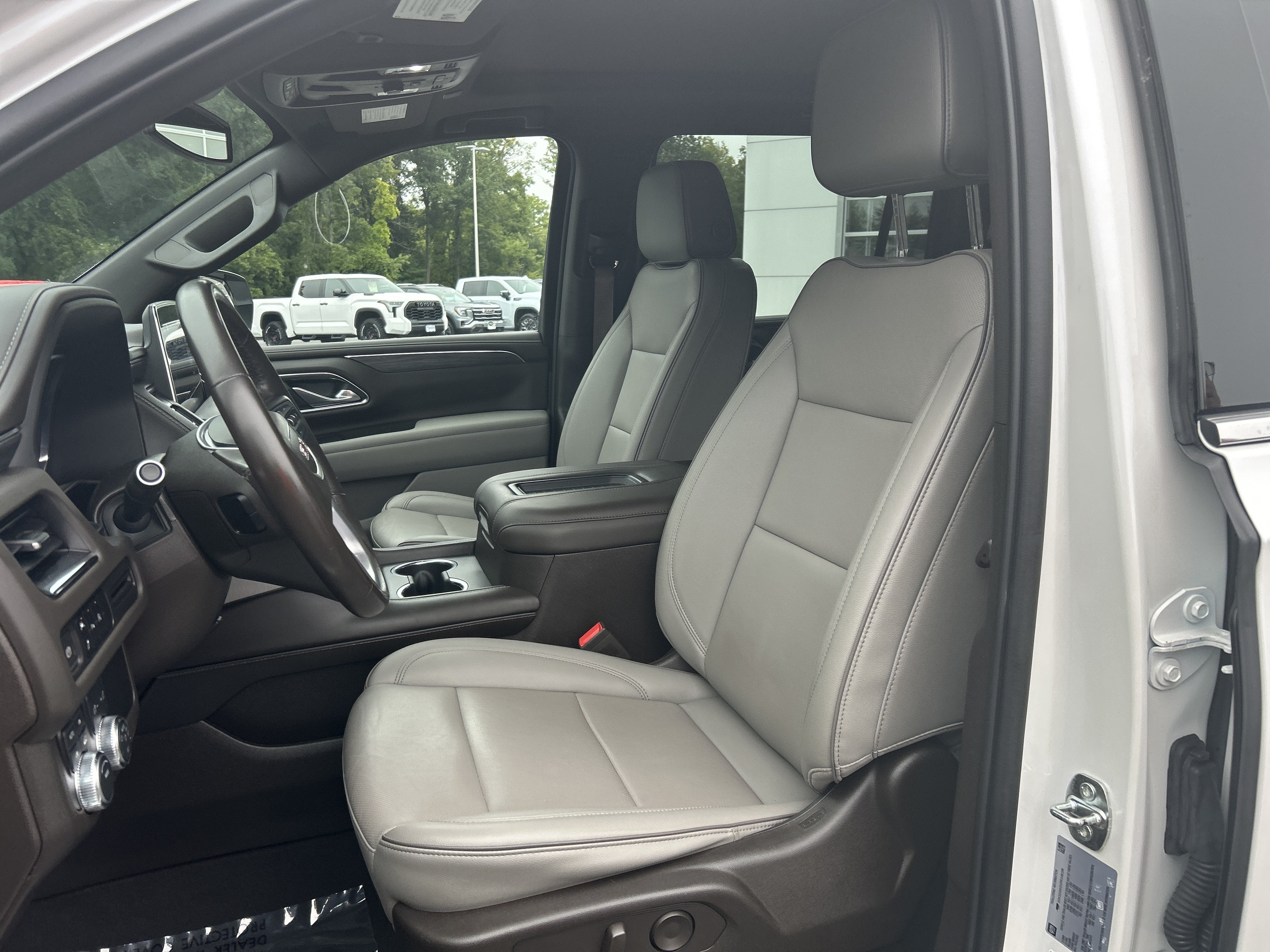 2023 GMC Yukon XL SLT