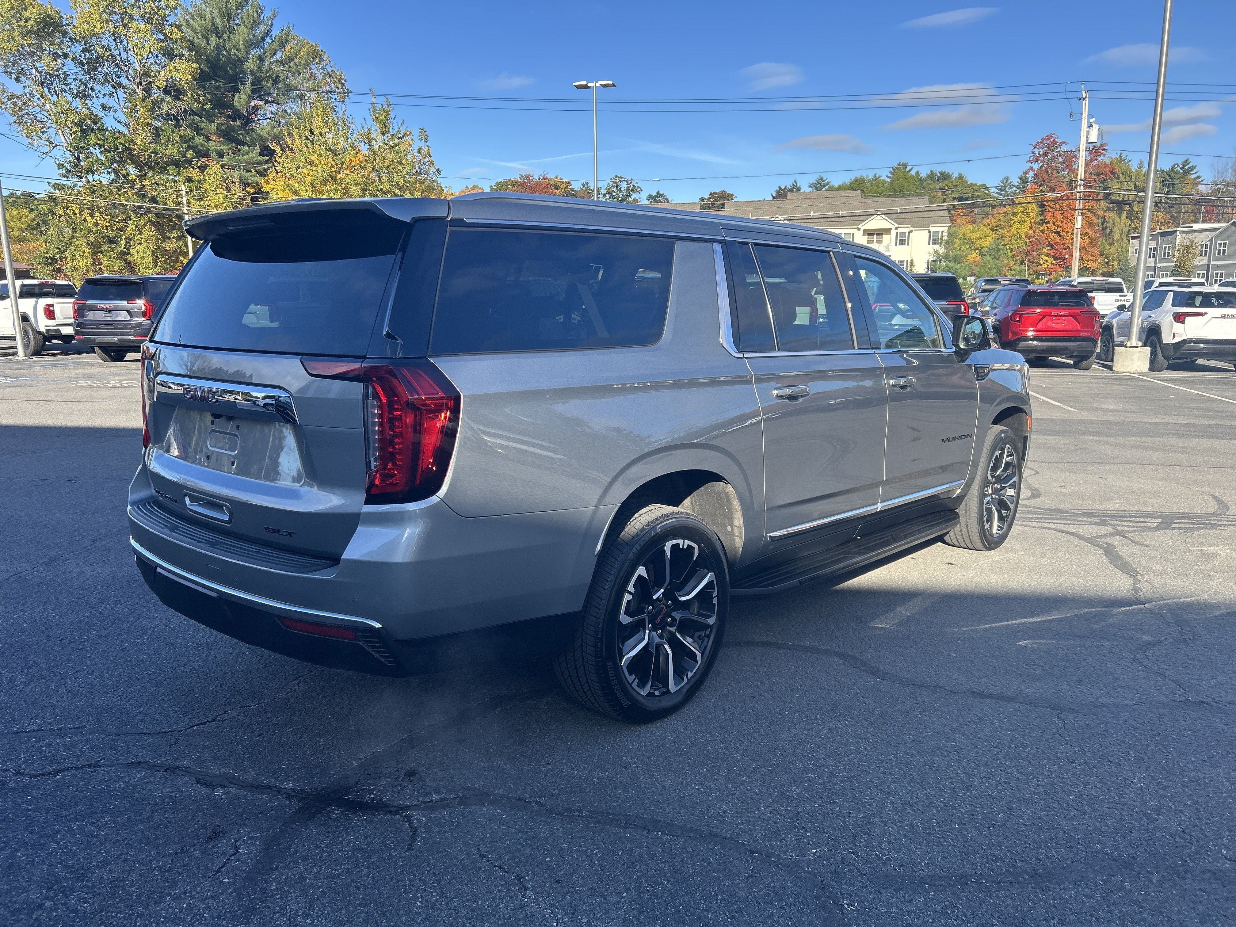 2023 GMC Yukon XL SLT