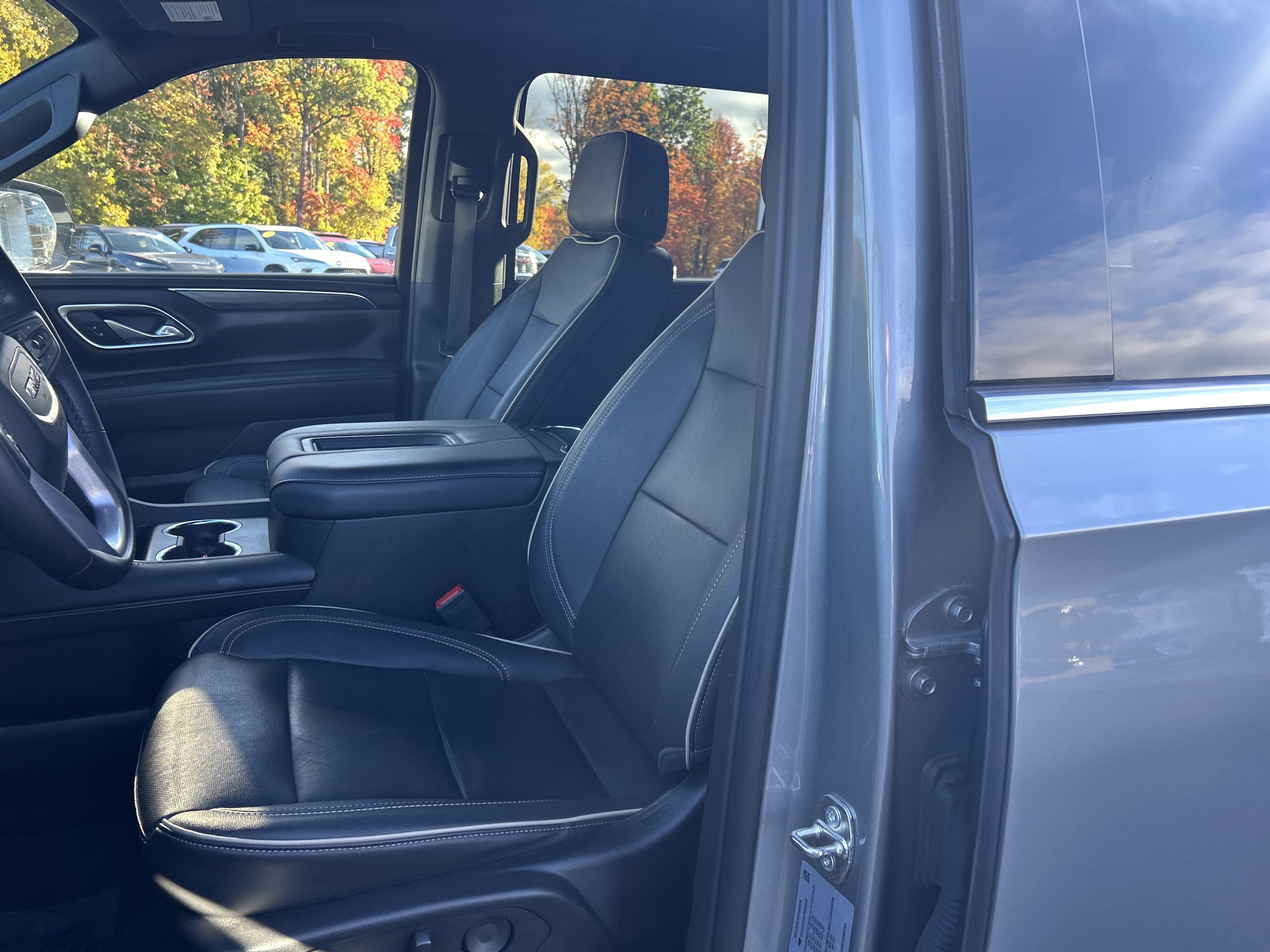 2023 GMC Yukon XL SLT
