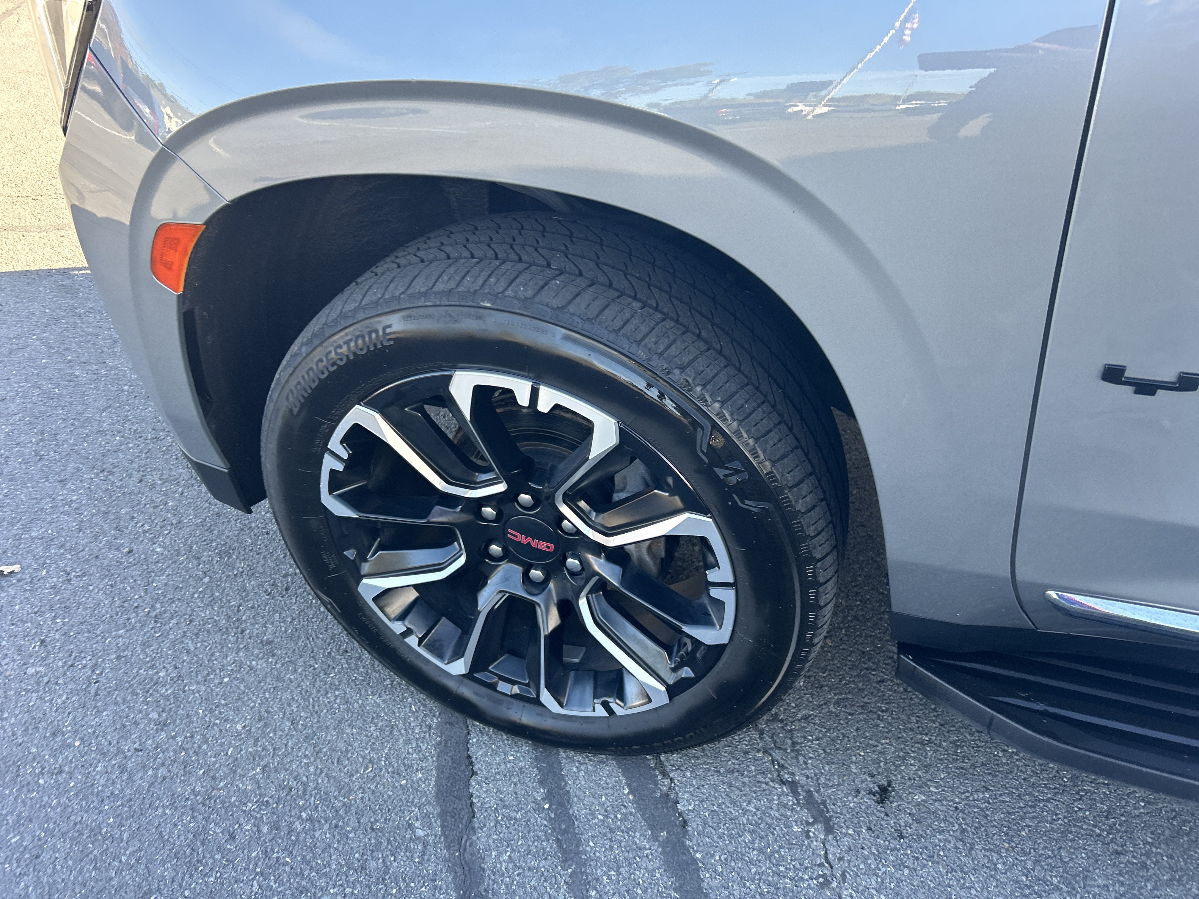 2023 GMC Yukon XL SLT