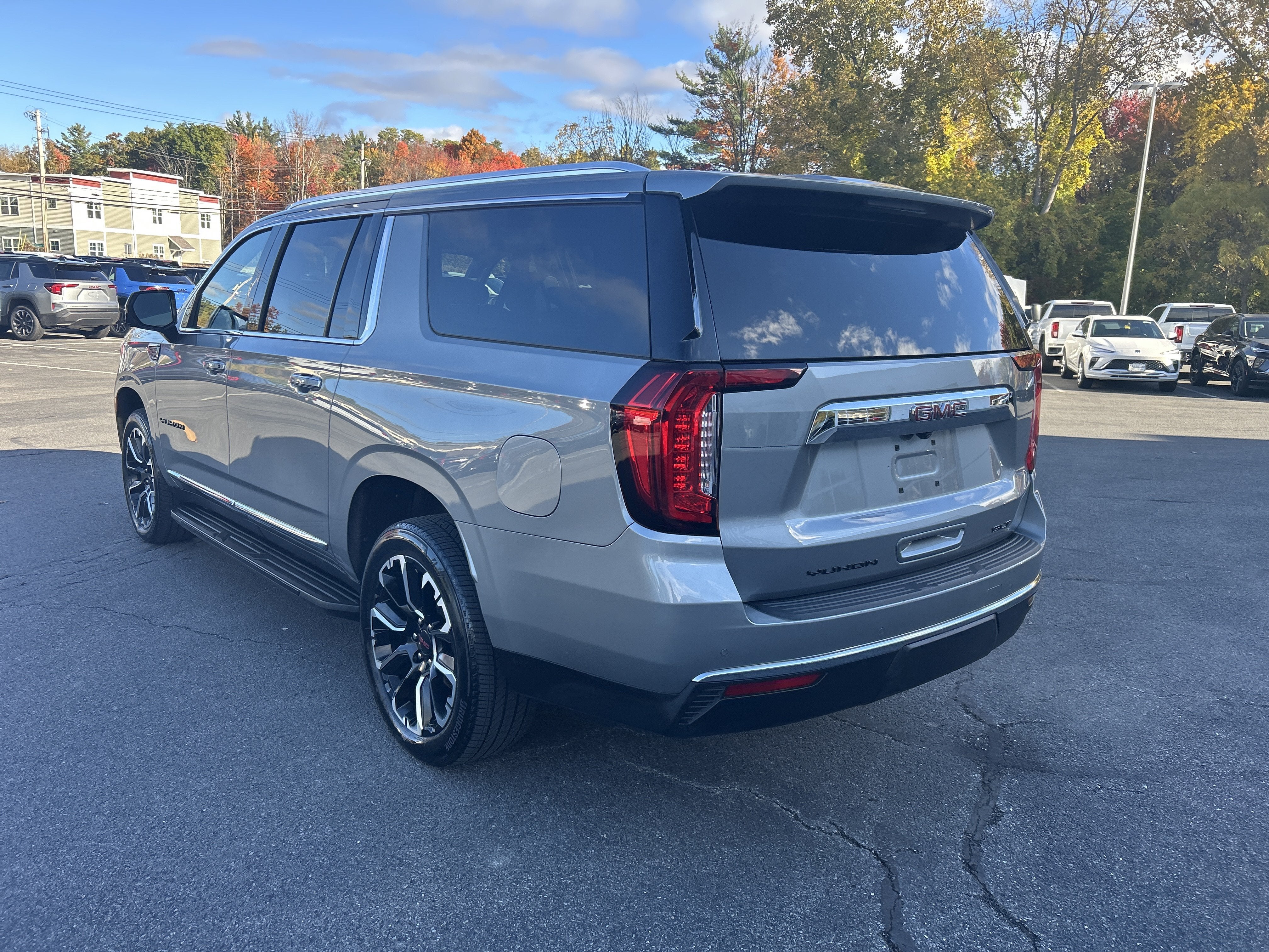 2023 GMC Yukon XL SLT