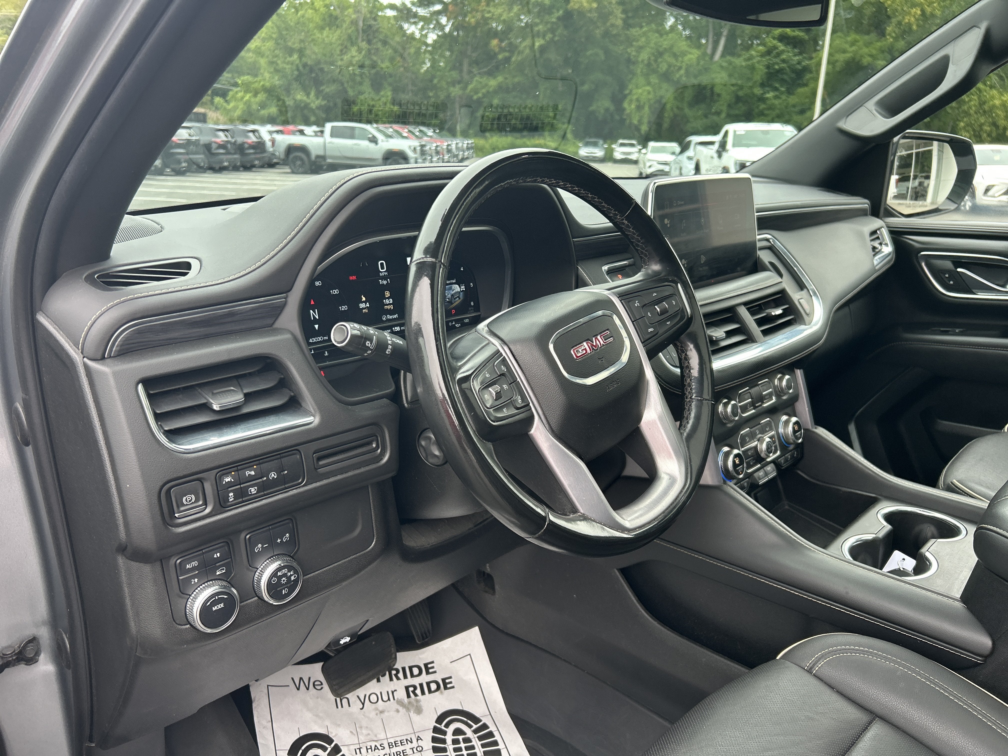 2023 GMC Yukon XL SLT