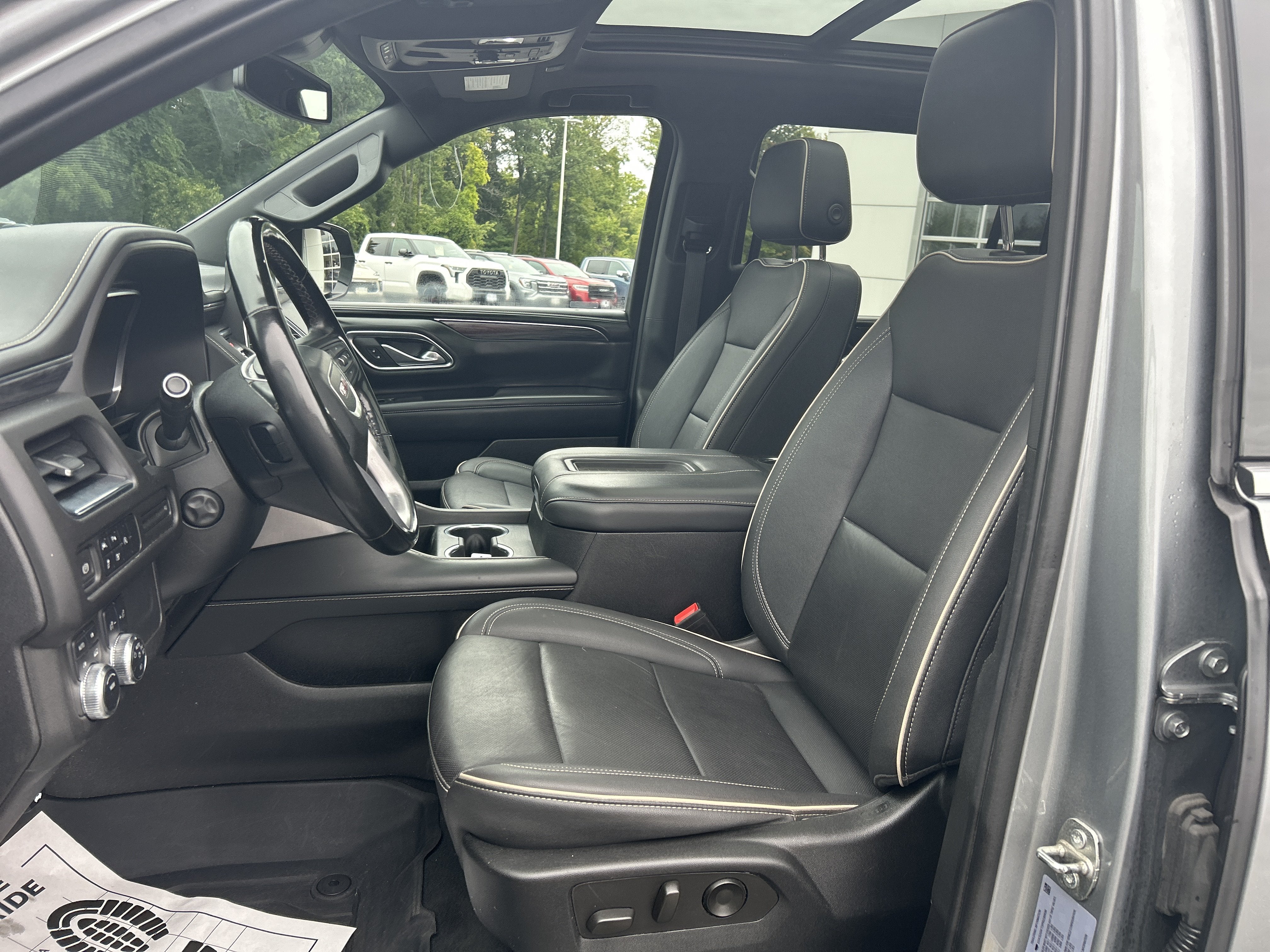 2023 GMC Yukon XL SLT