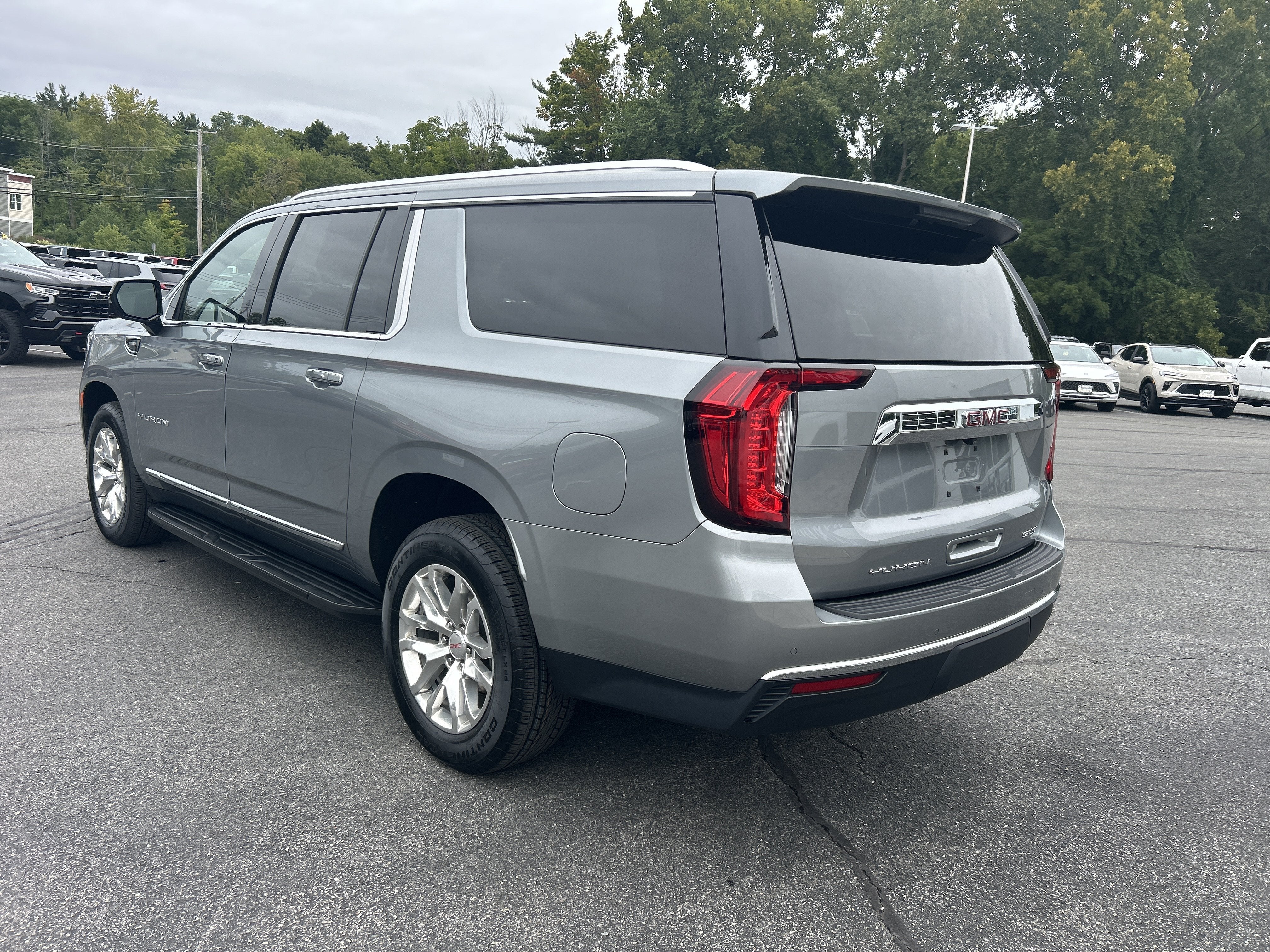 2023 GMC Yukon XL SLT