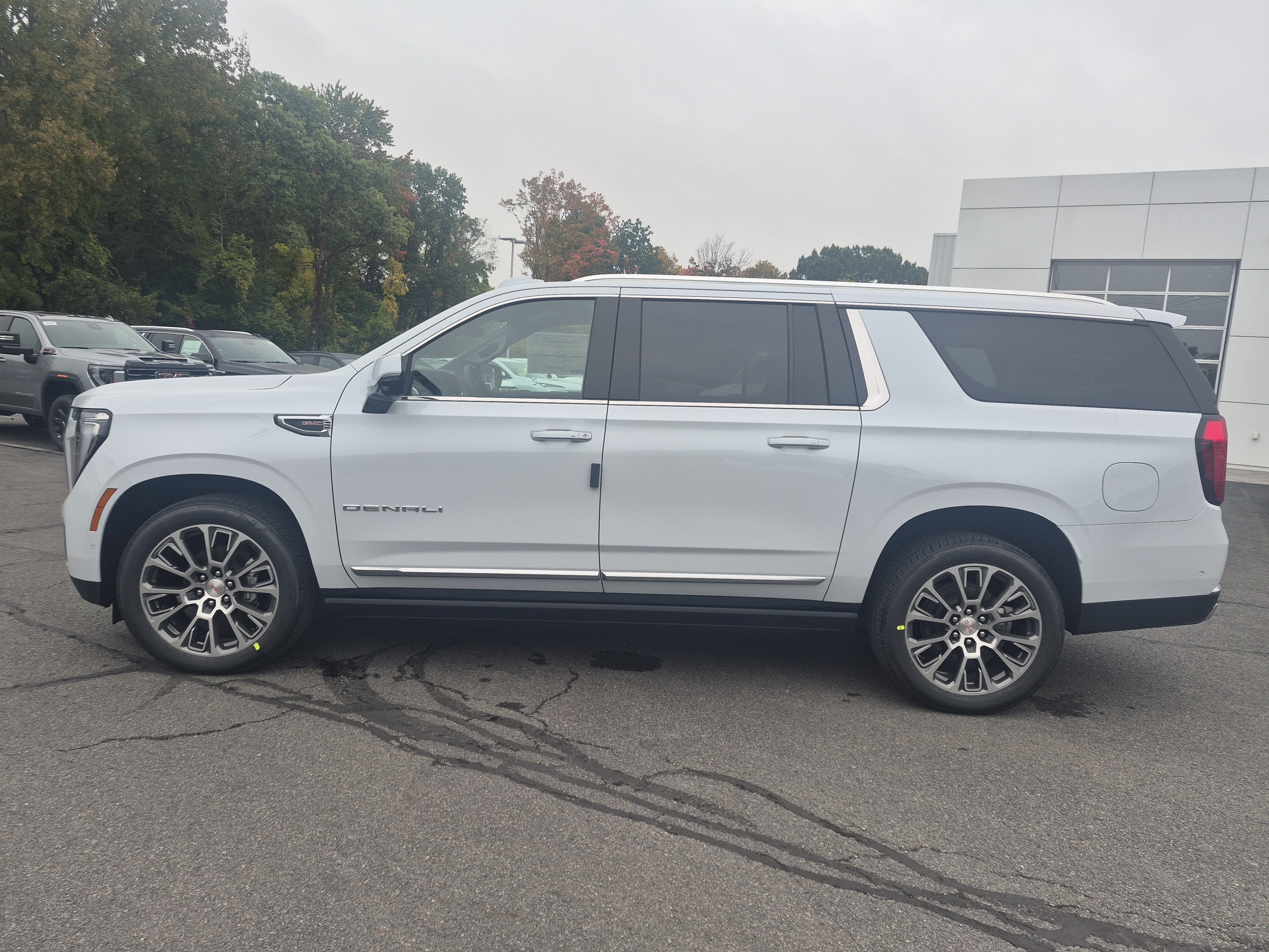 2027 GMC Yukon XL Denali