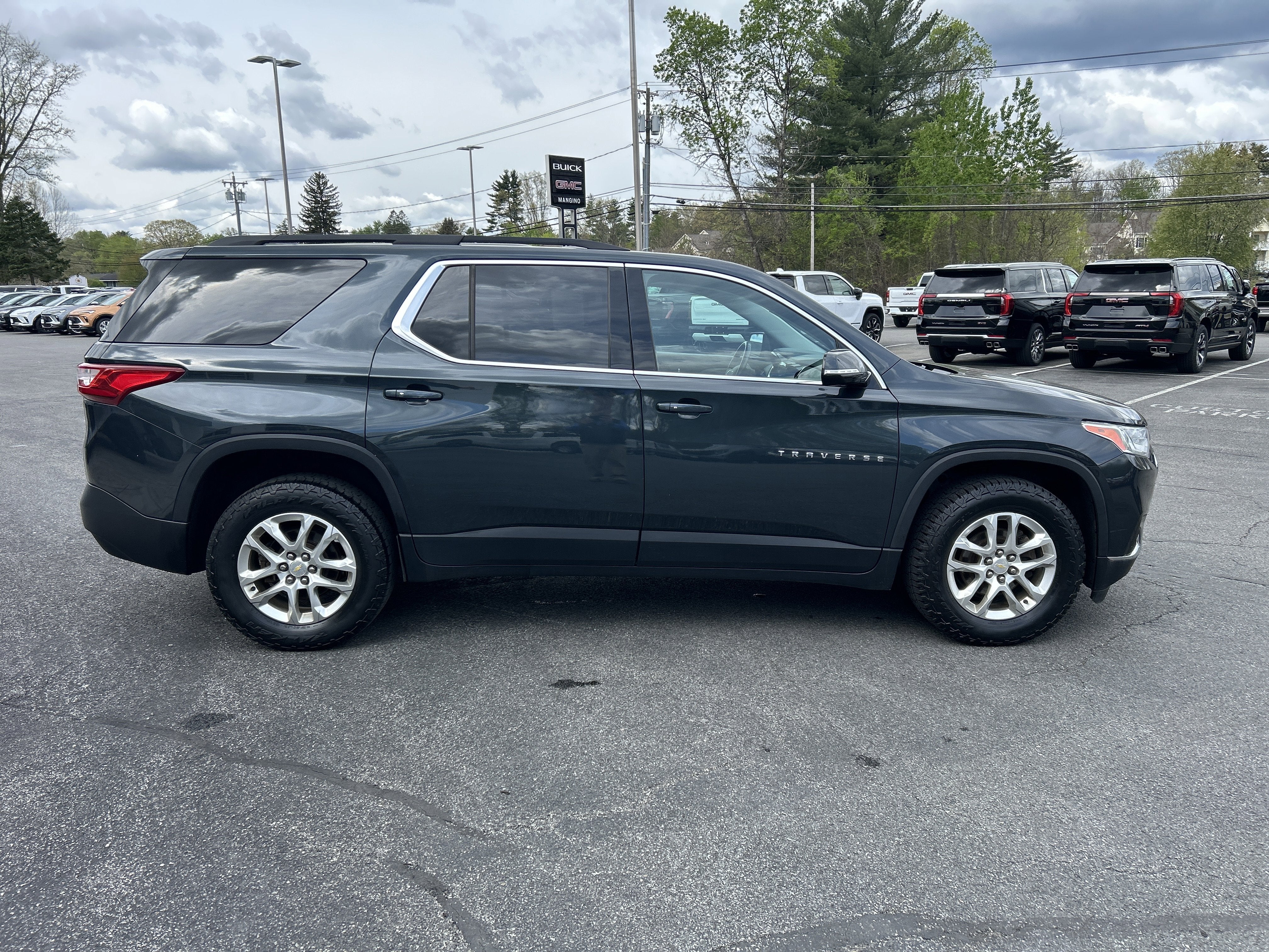 2019 Chevrolet Traverse LT Cloth