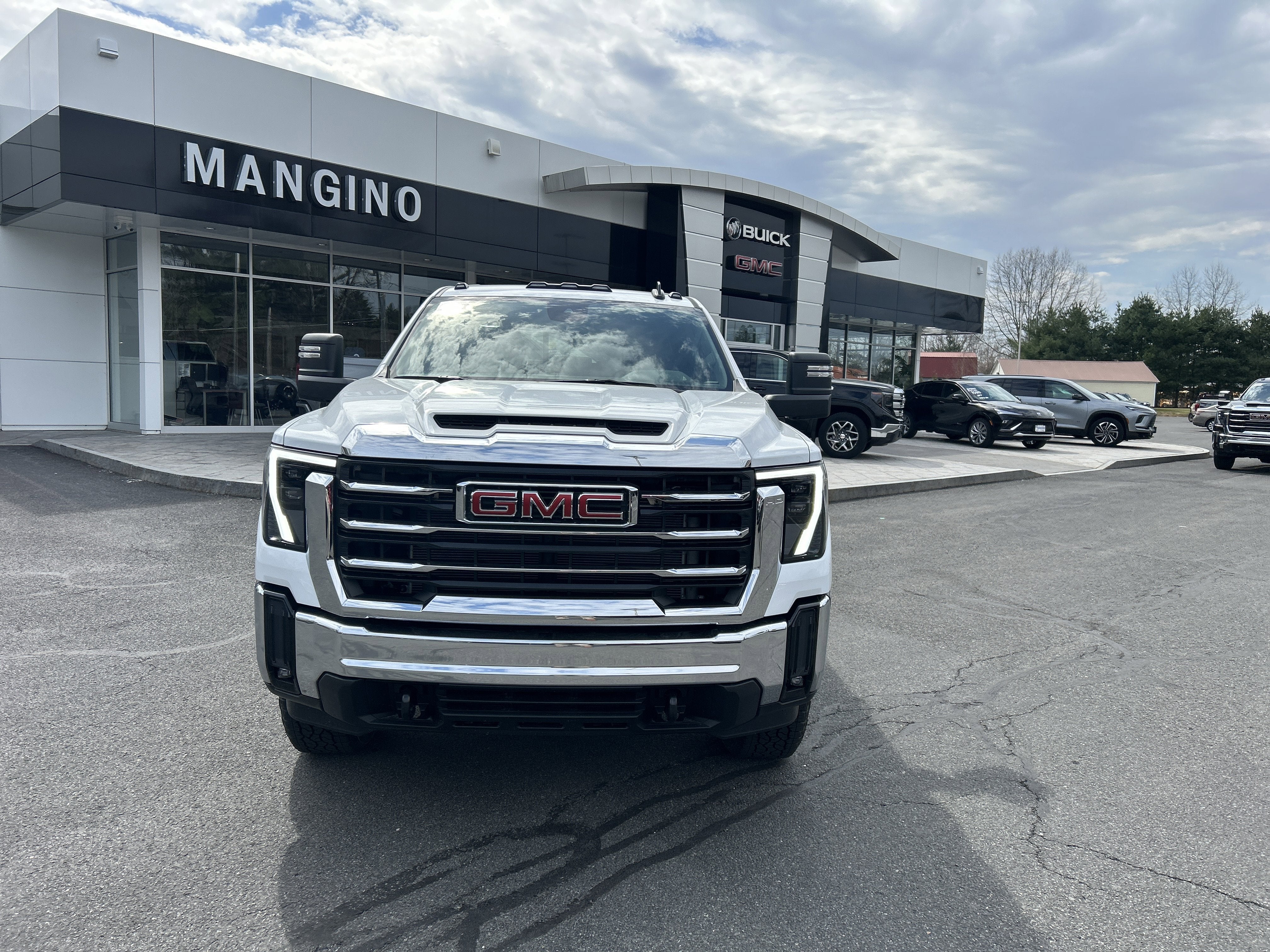 2026 GMC Sierra 2500 HD SLE