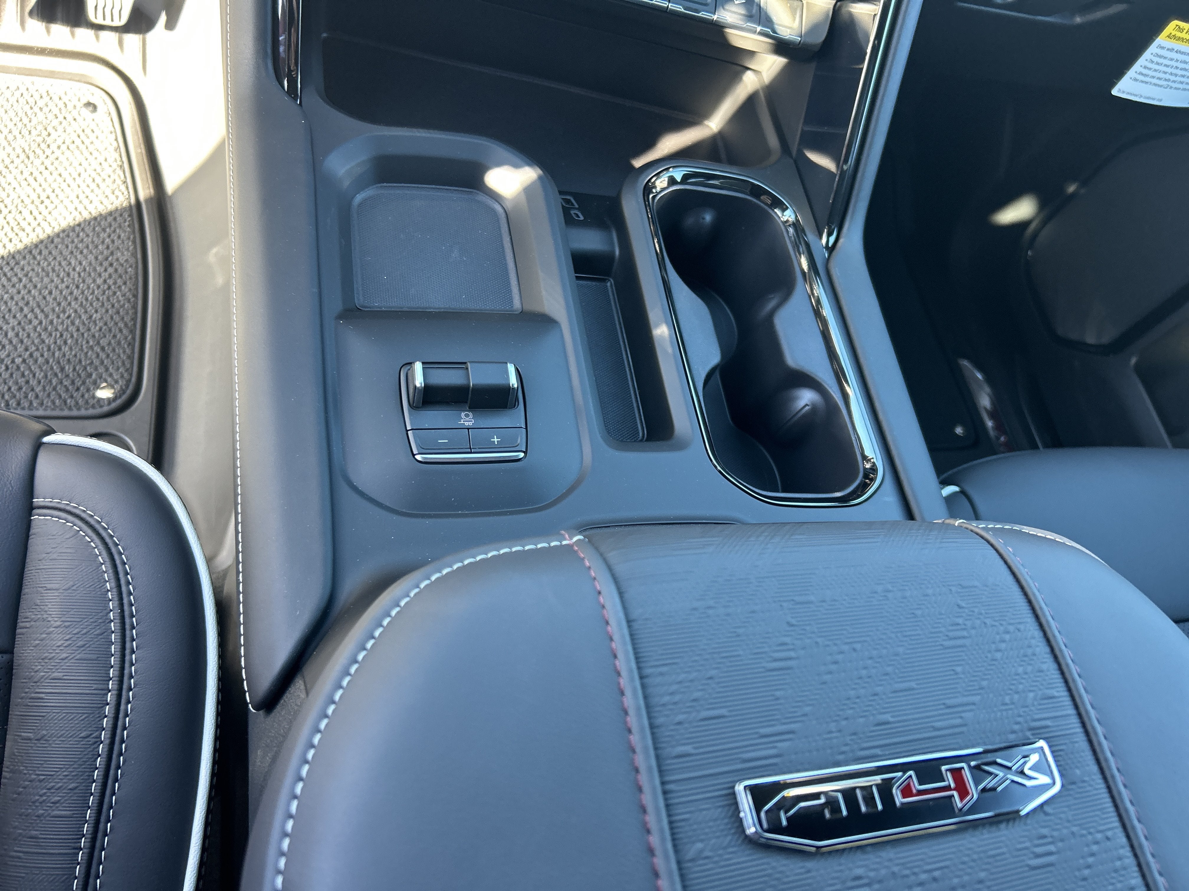 2026 GMC Sierra 2500HD AT4X - Photo 28