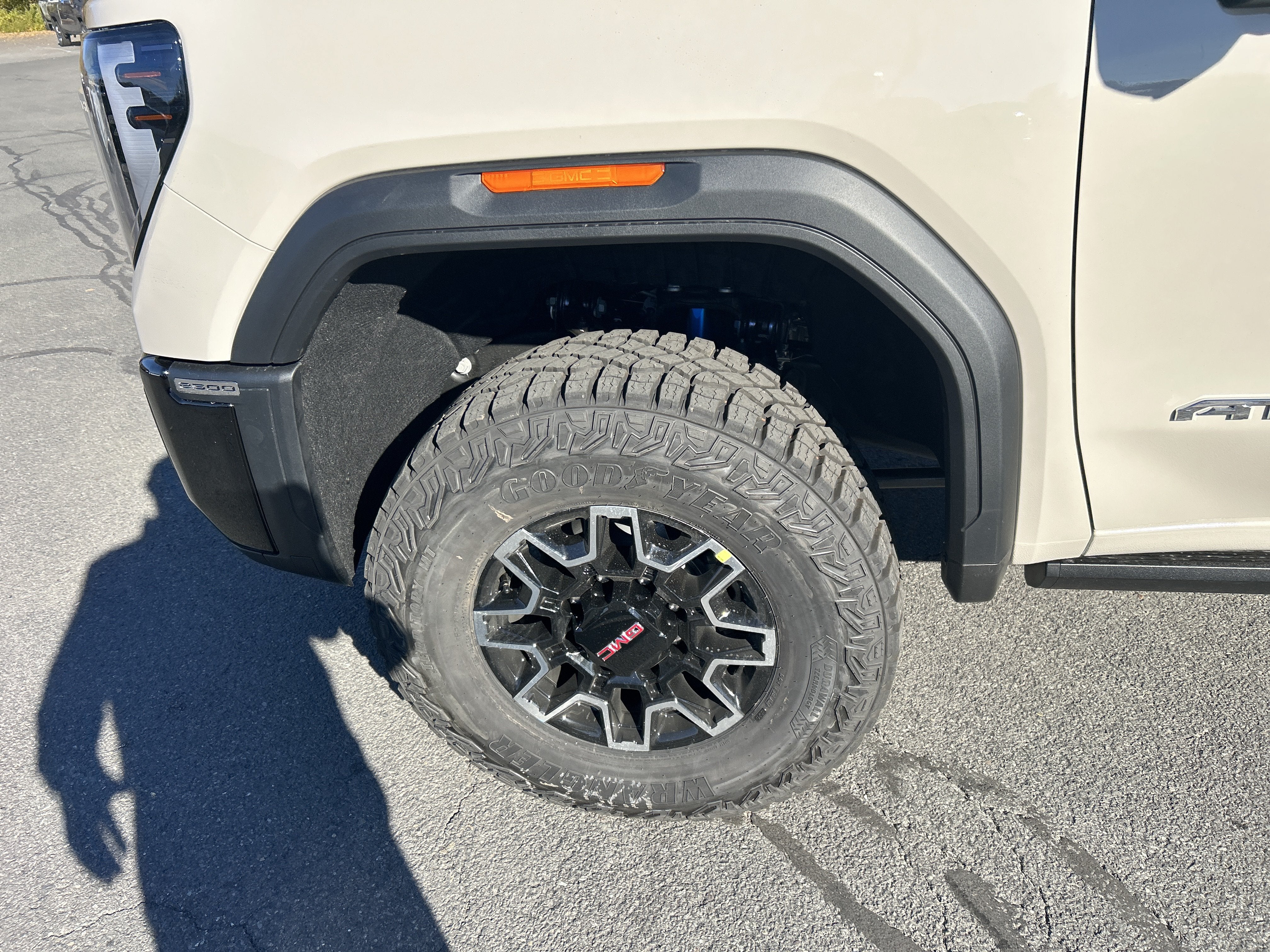 2026 GMC Sierra 2500HD AT4X - Photo 6