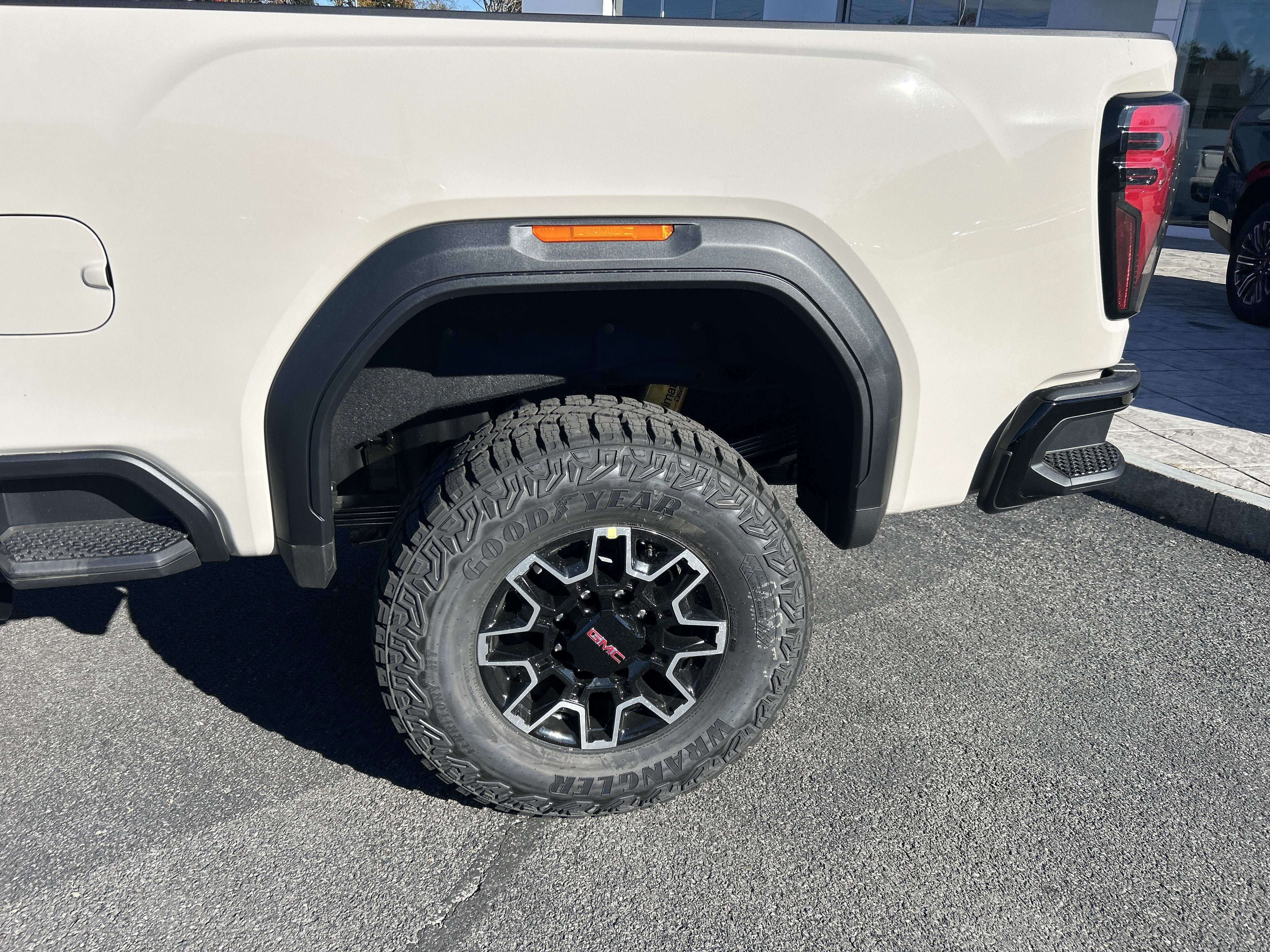 2026 GMC Sierra 2500HD AT4X - Photo 7