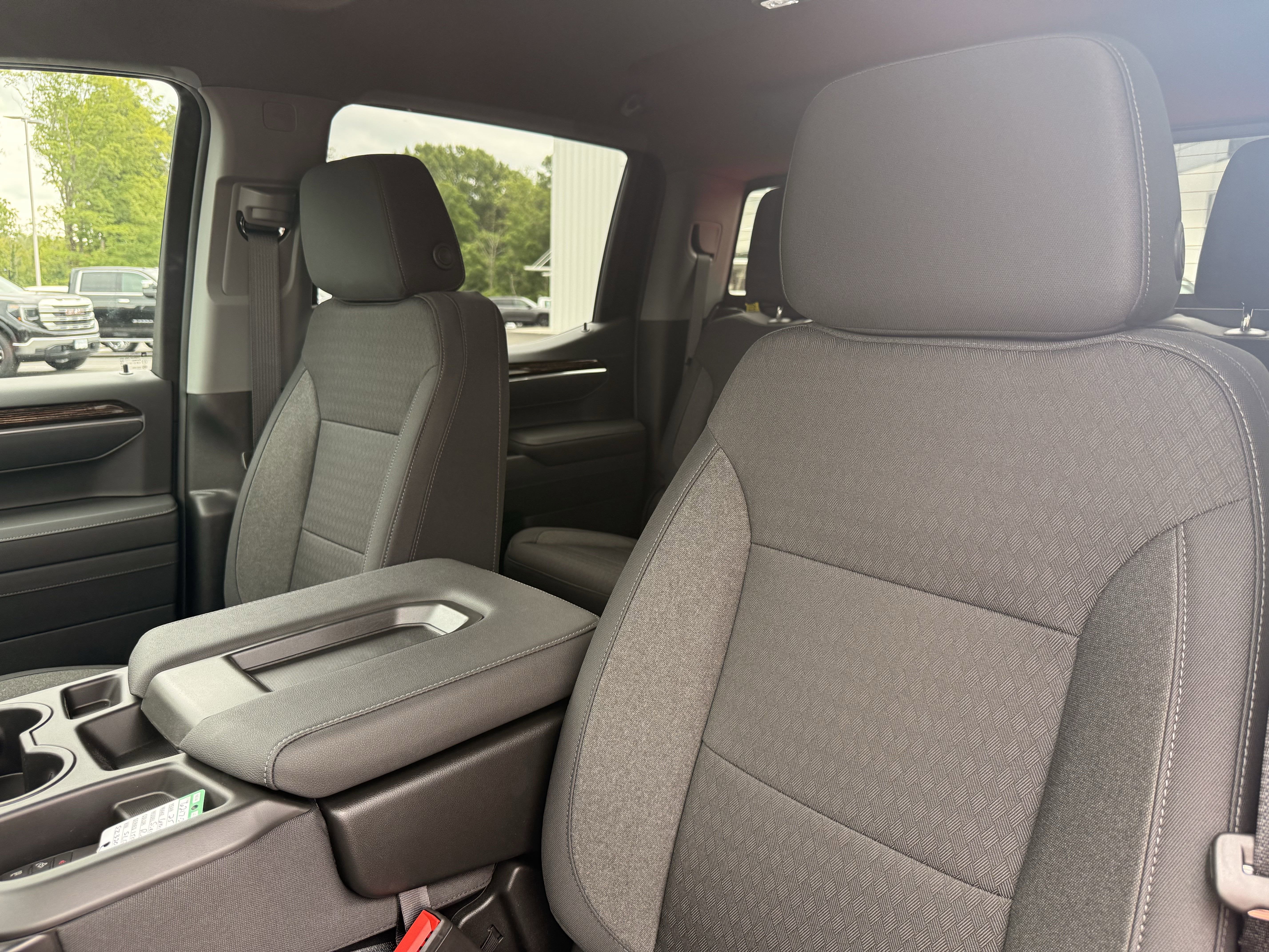 2025 GMC Sierra 1500 SLE