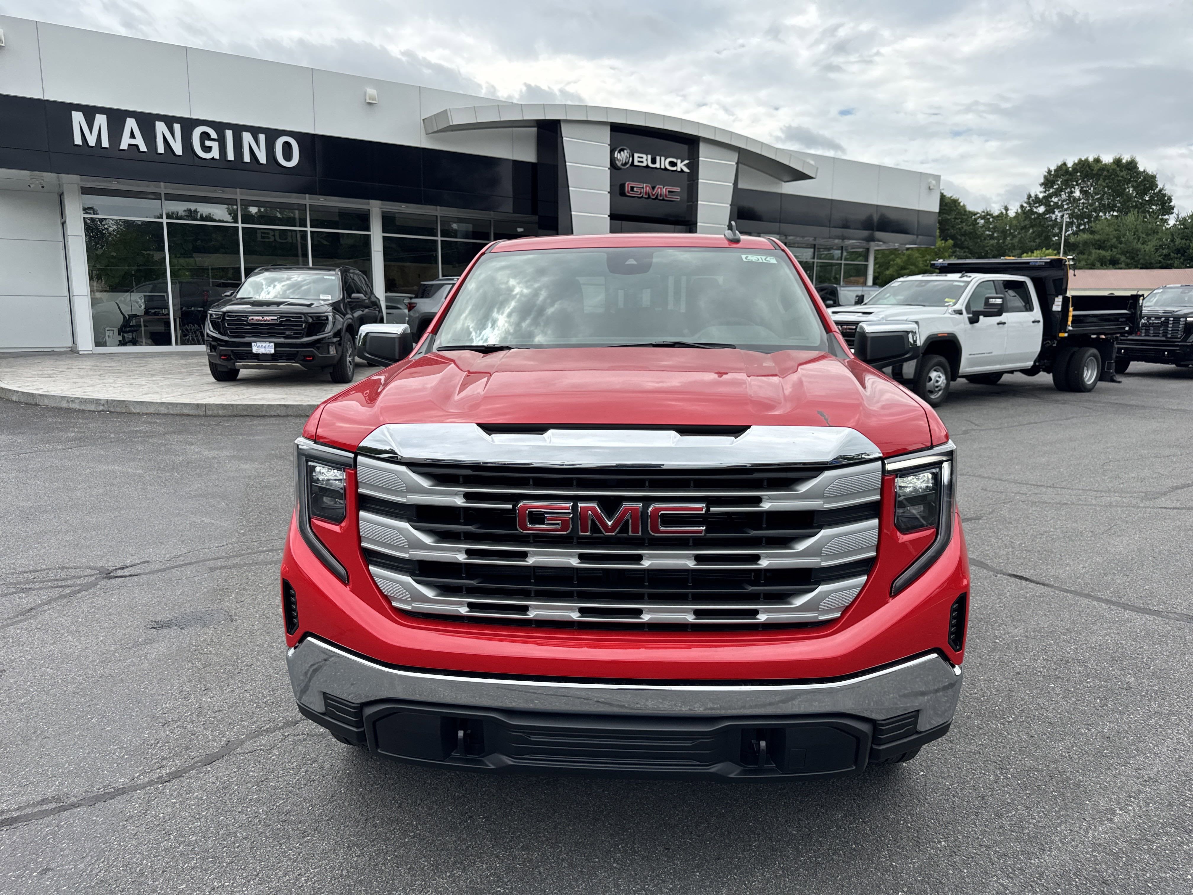 2025 GMC Sierra 1500 SLE