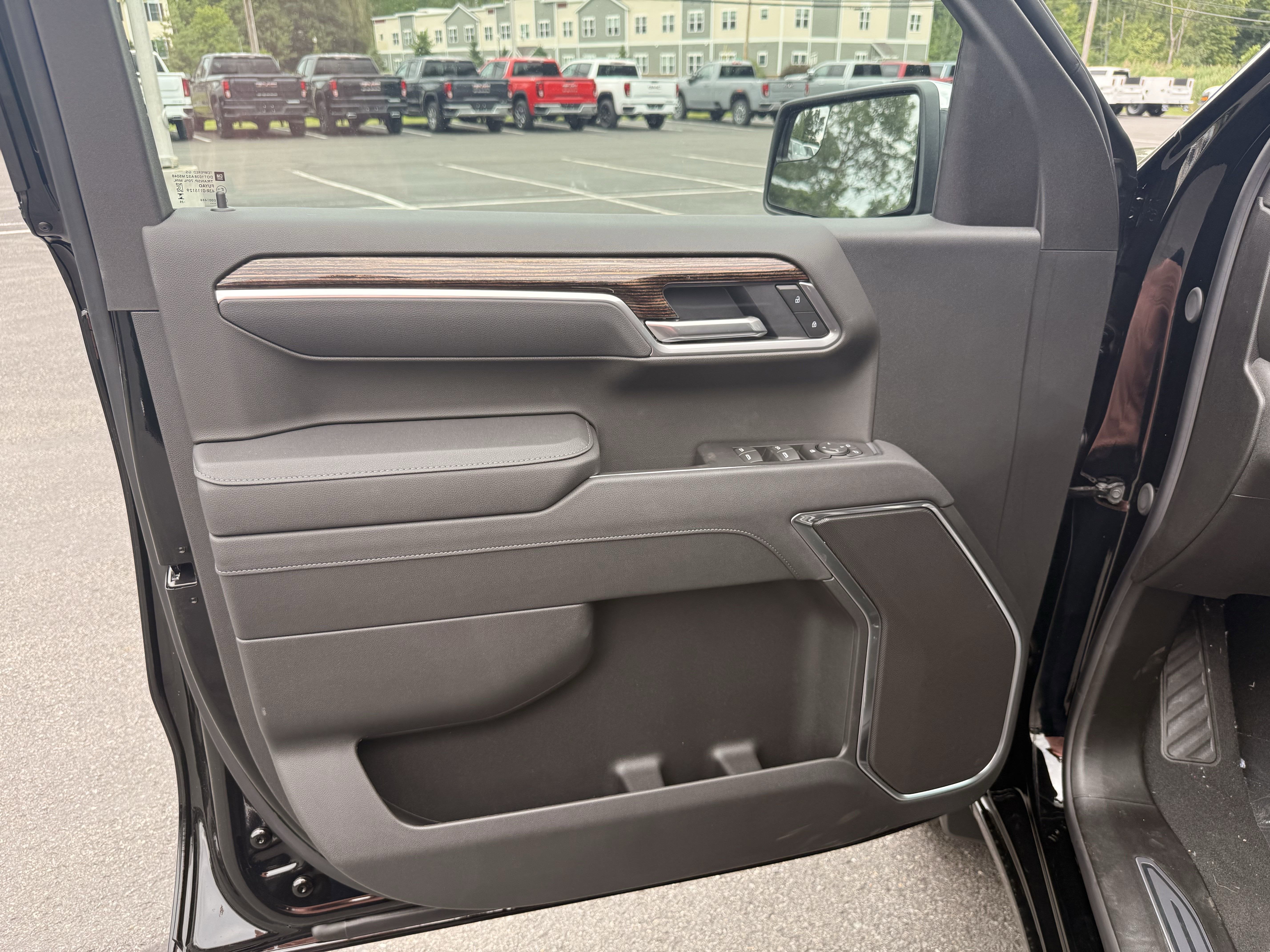 2025 GMC Sierra 1500 SLE