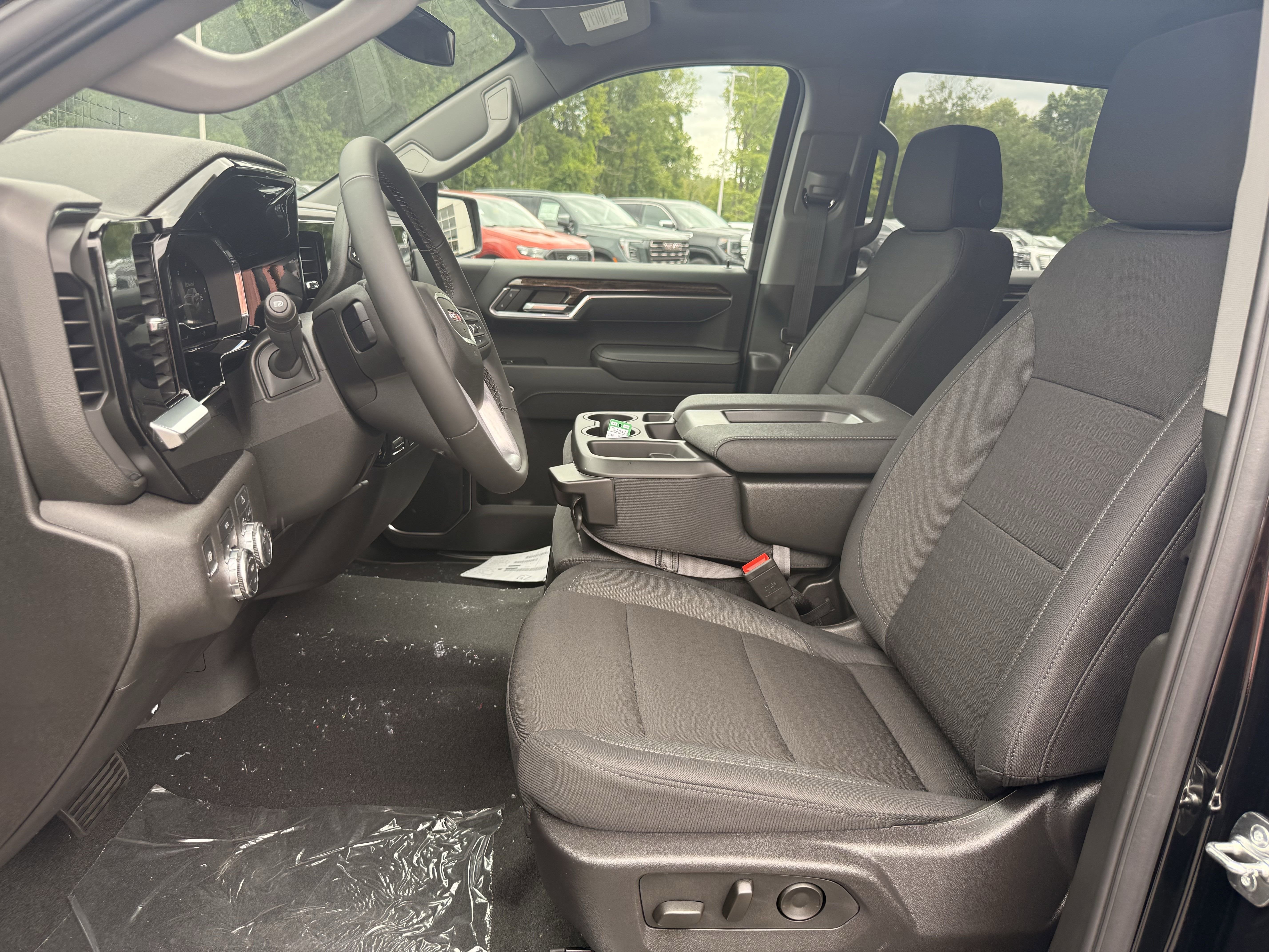 2025 GMC Sierra 1500 SLE