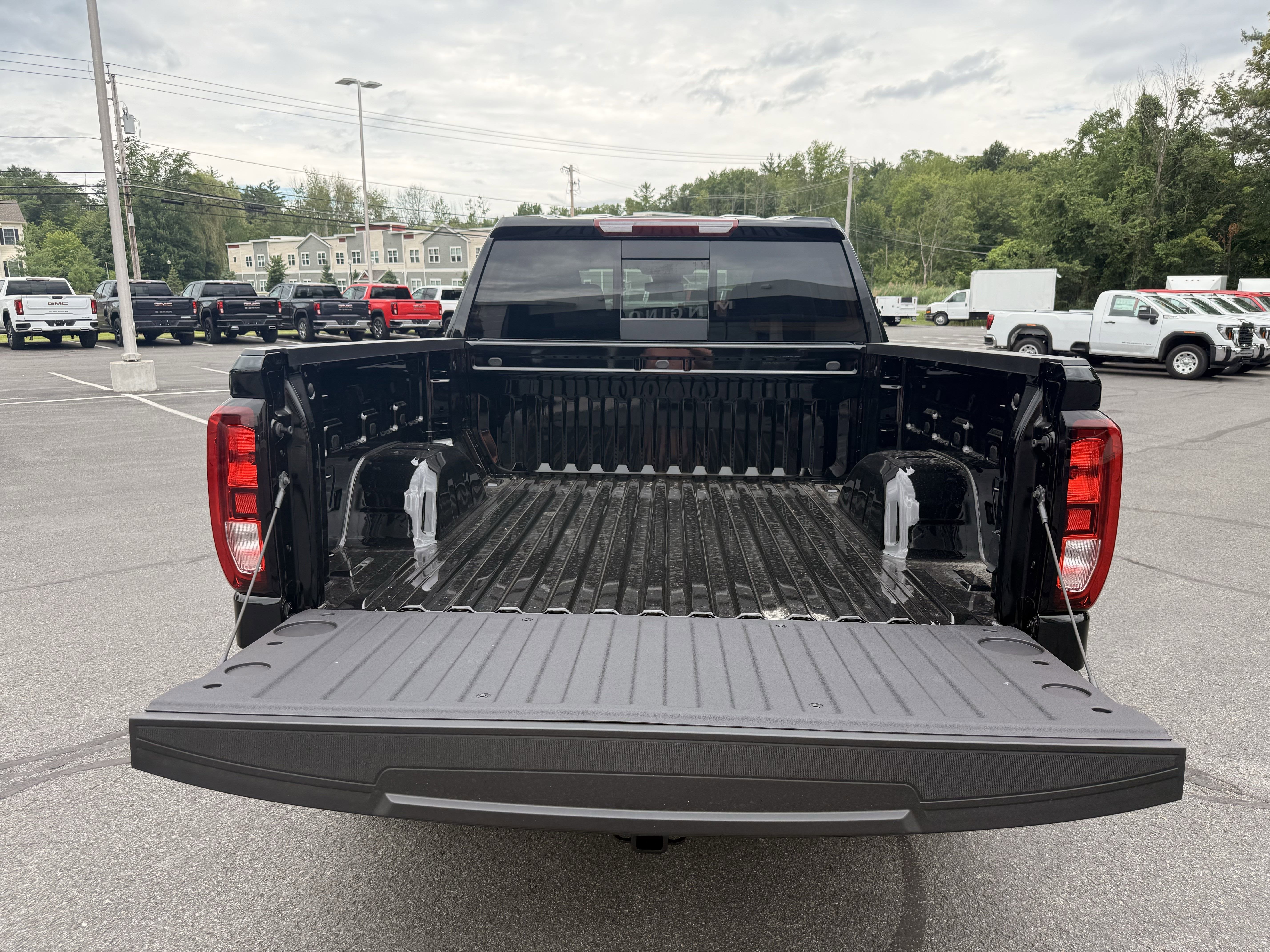 2025 GMC Sierra 1500 SLE
