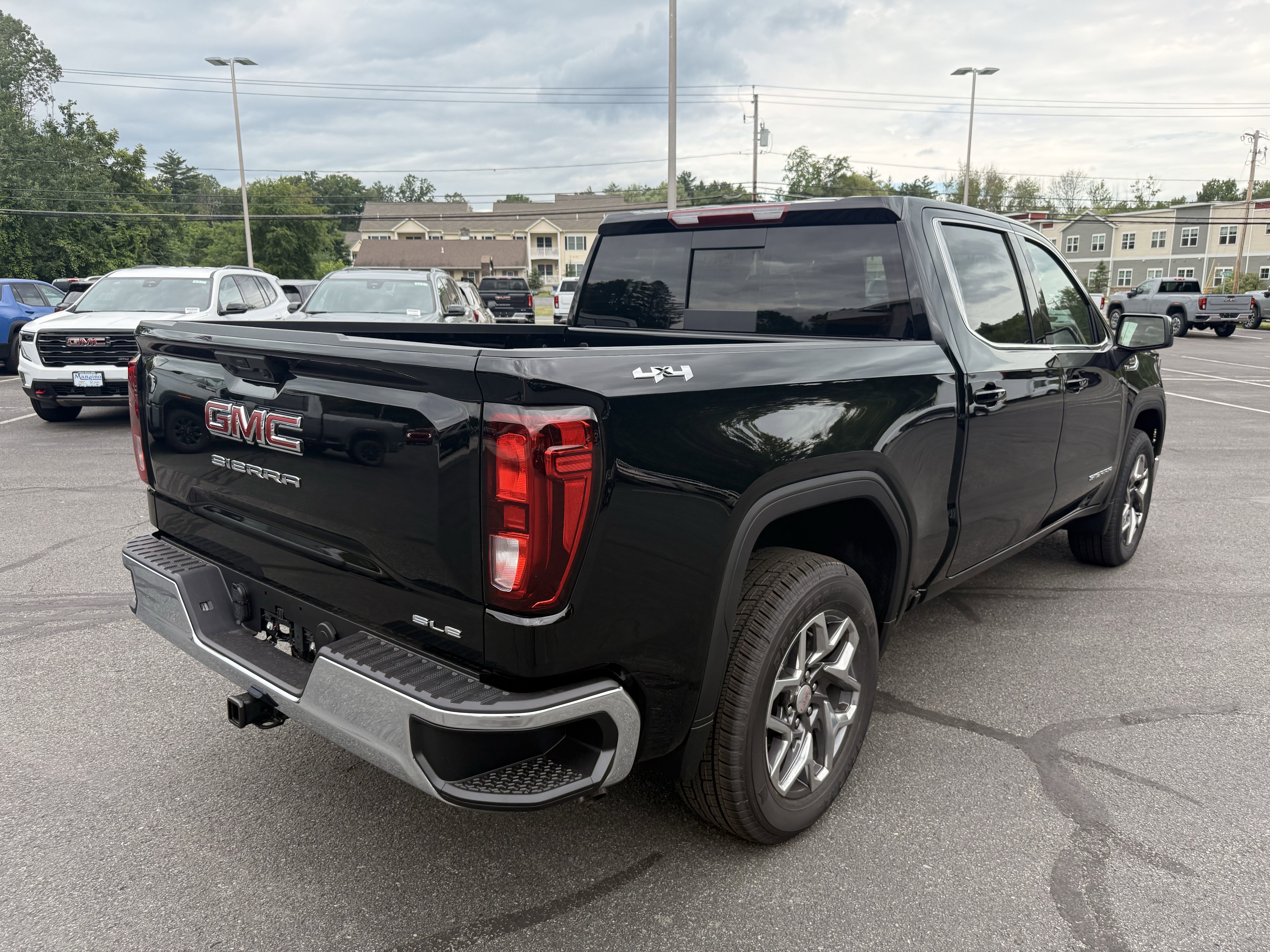 2025 GMC Sierra 1500 SLE