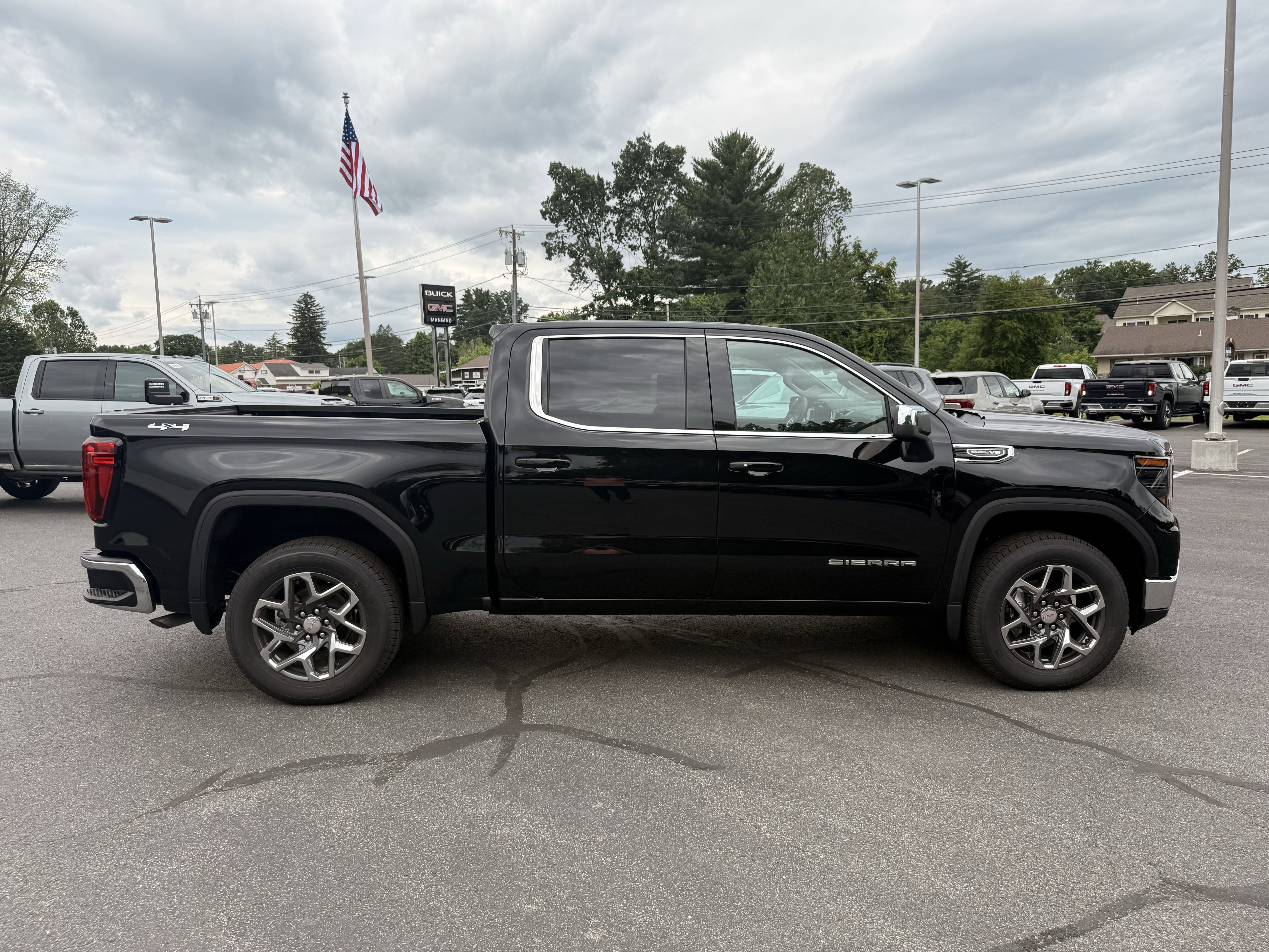 2025 GMC Sierra 1500 SLE