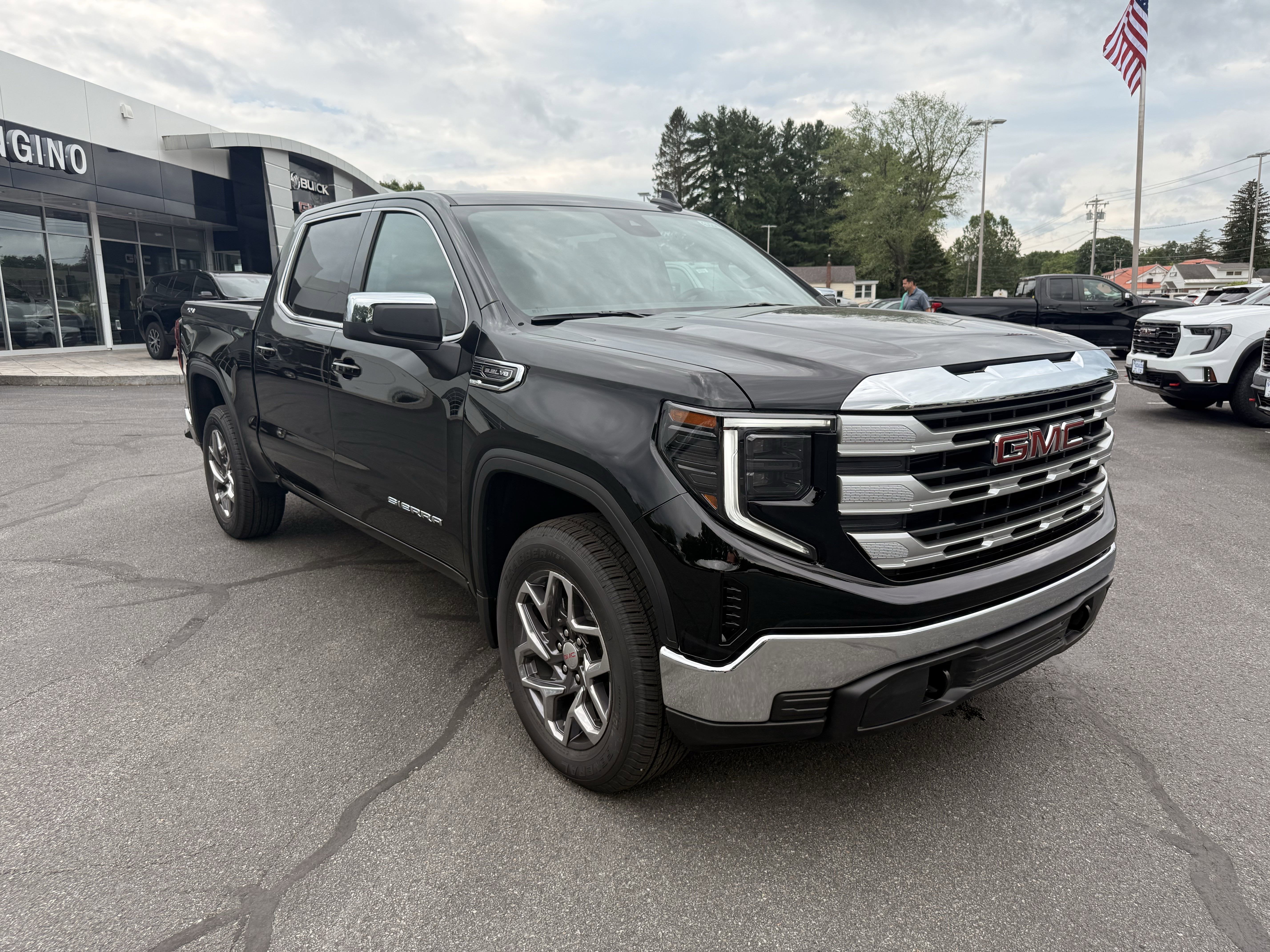 2025 GMC Sierra 1500 SLE