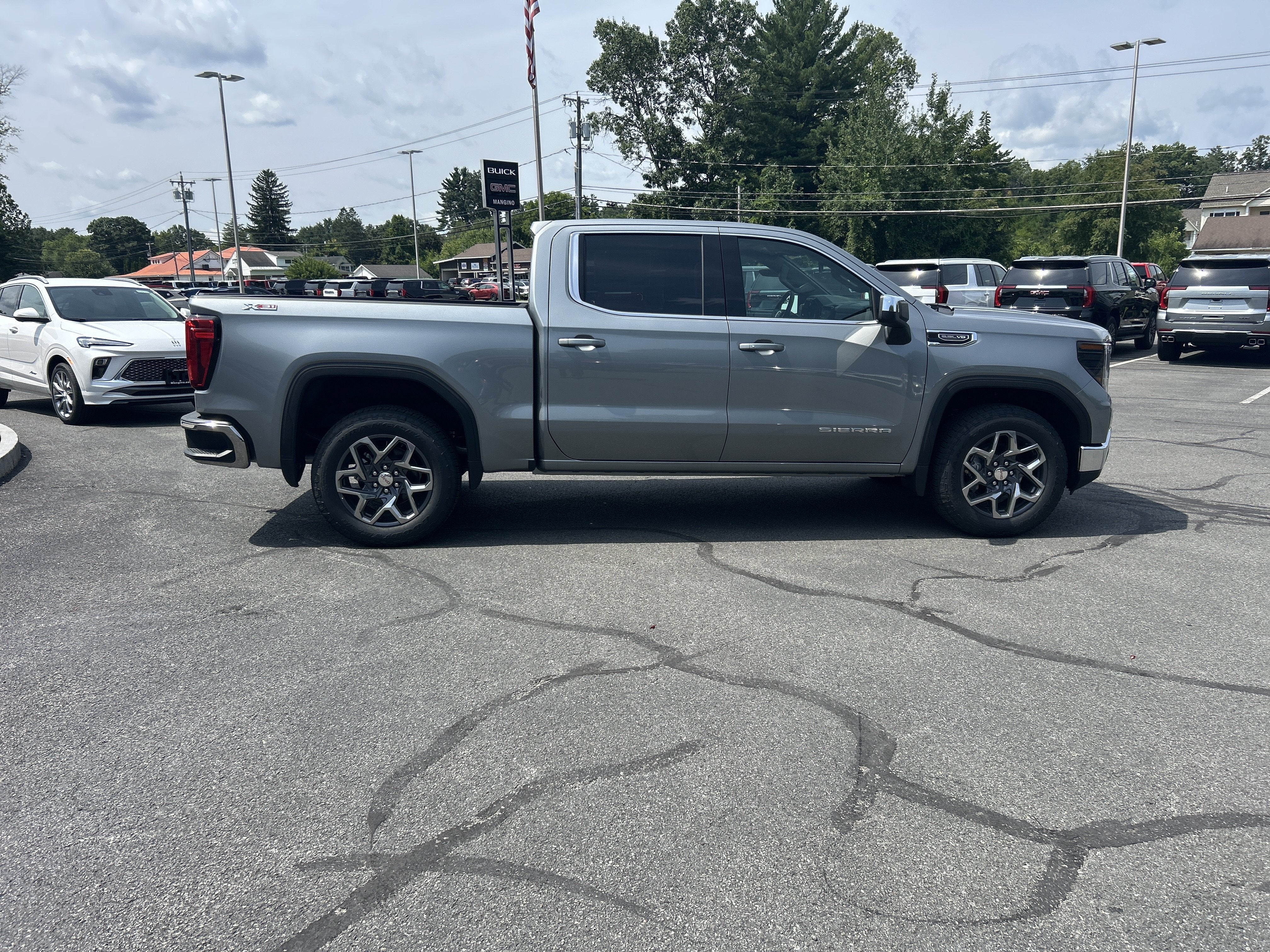2026 GMC Sierra 1500 SLE