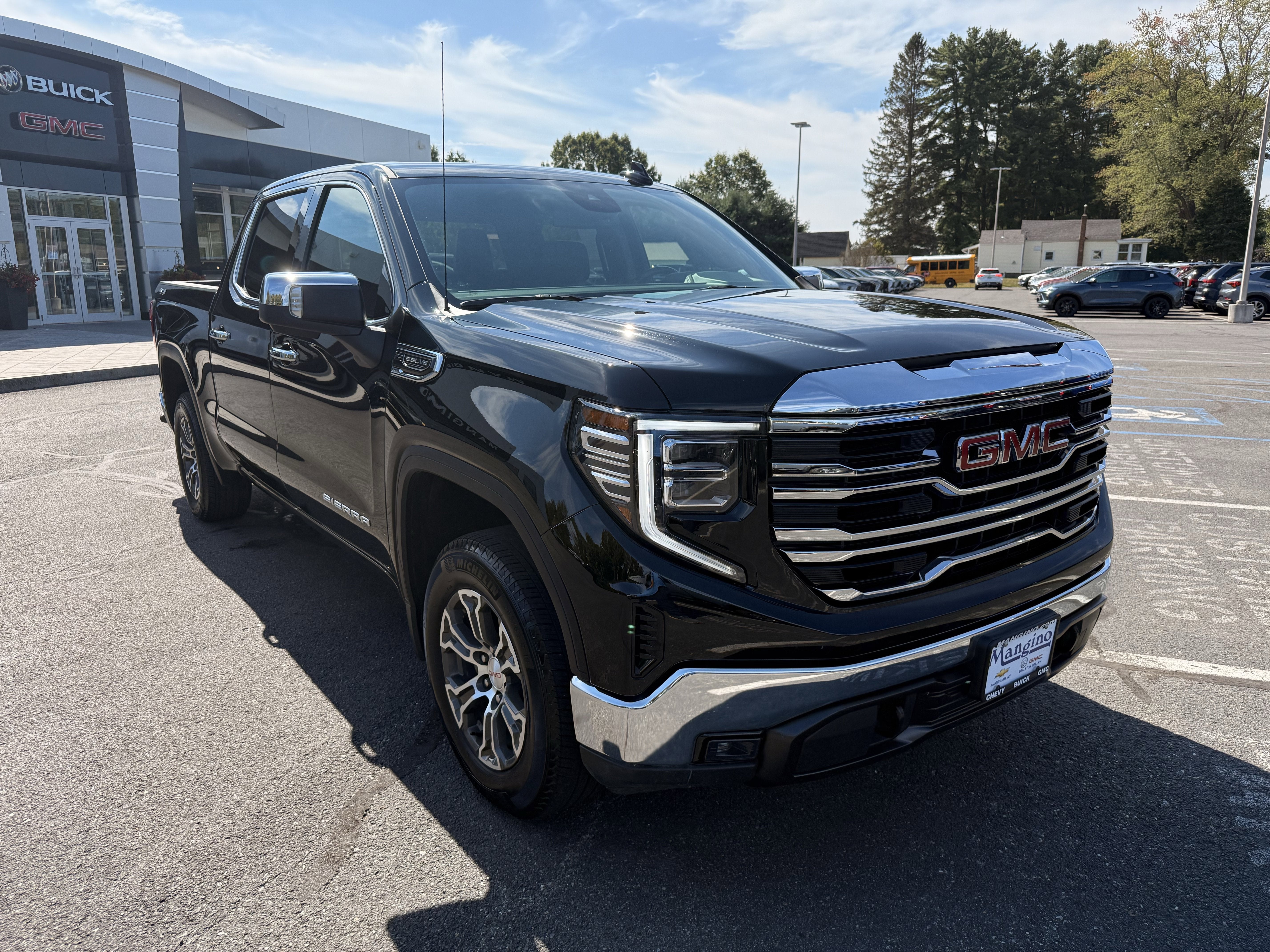 2025 GMC Sierra 1500 SLT