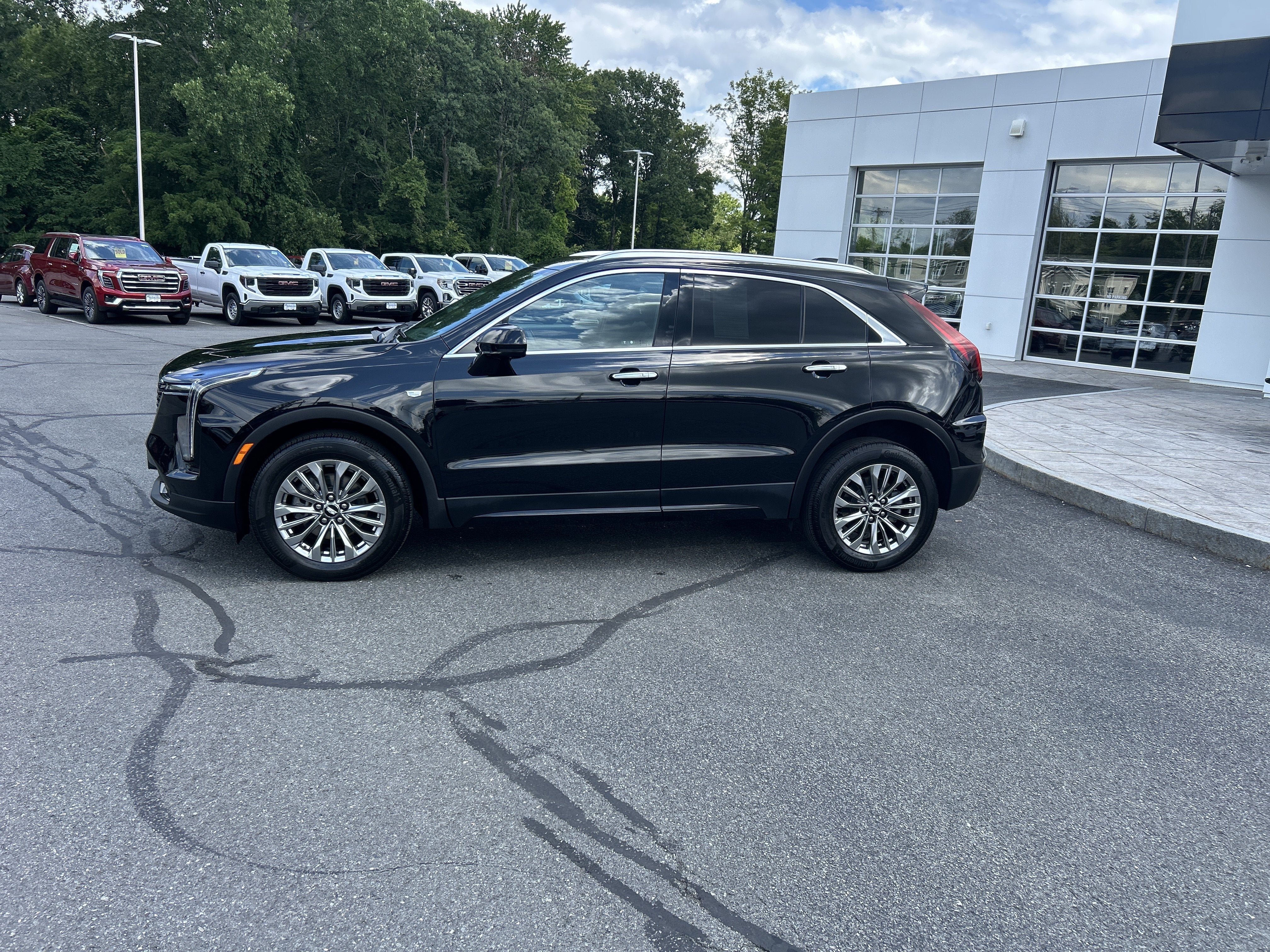 2025 Cadillac XT4 Premium Luxury
