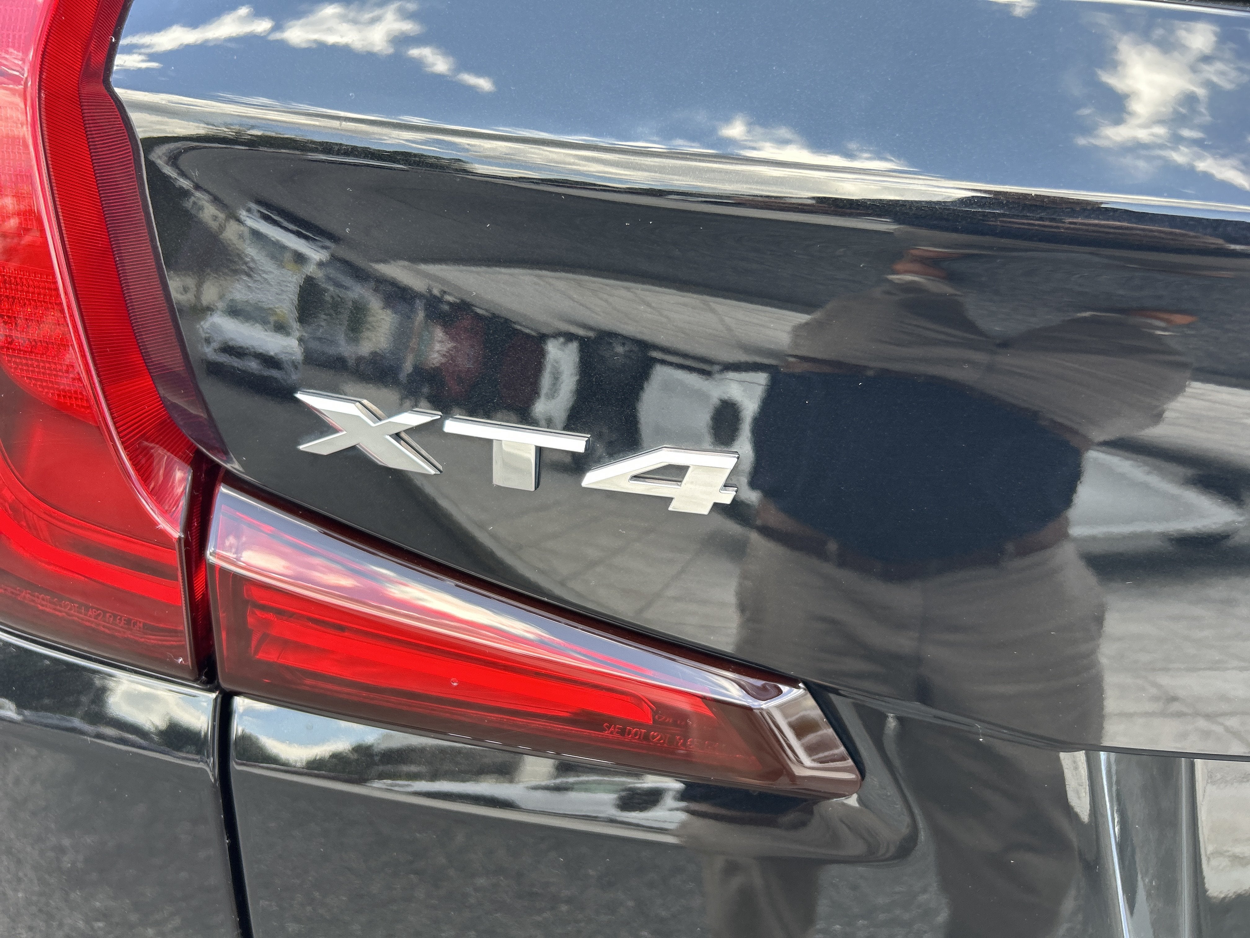 2025 Cadillac XT4 Premium Luxury