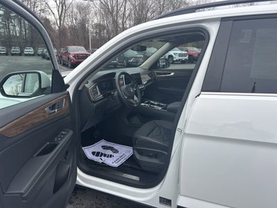 2025 Volkswagen Atlas 2.0T SE w/Technology