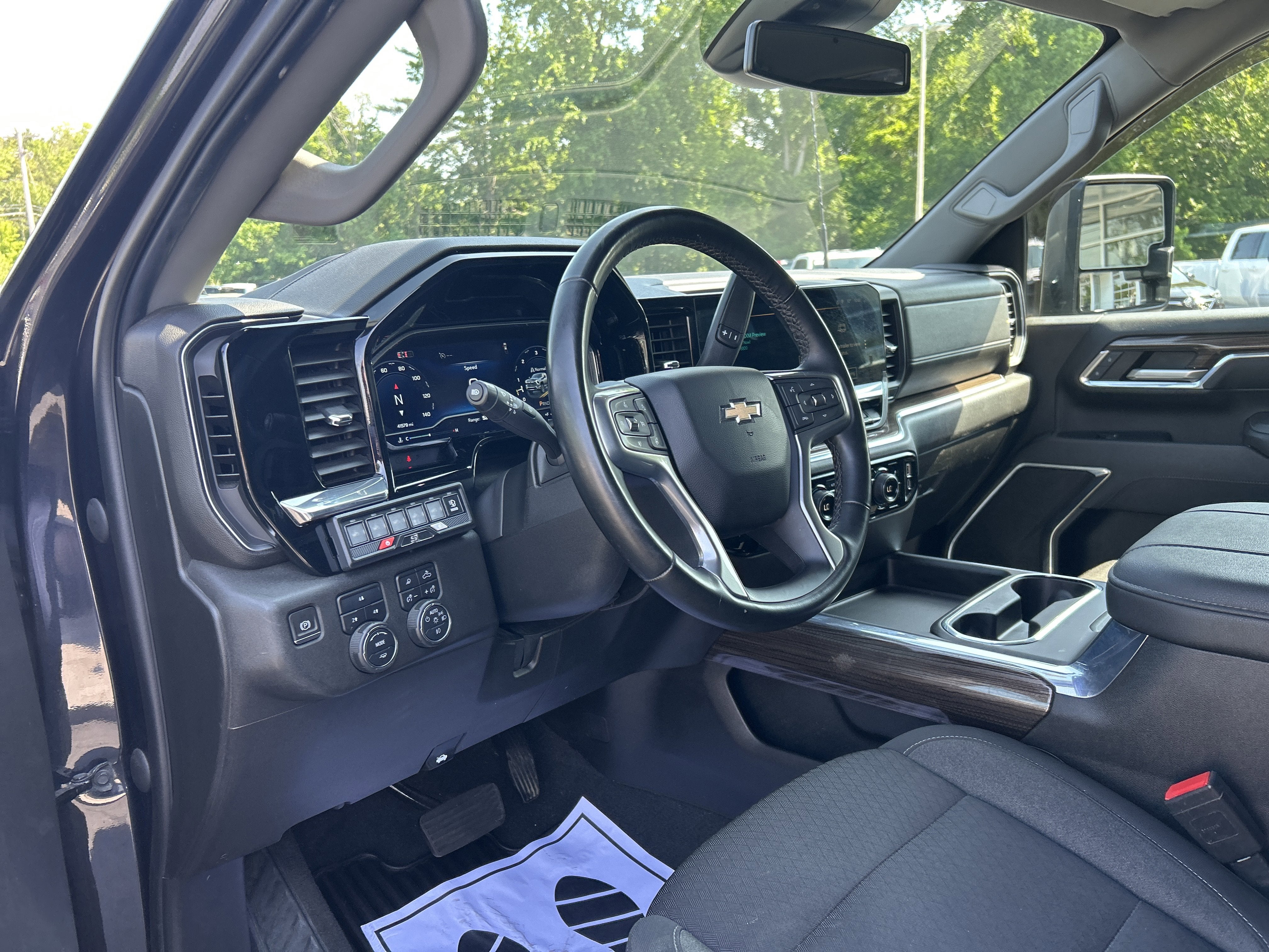 2024 Chevrolet Silverado 2500HD LT - Photo 18