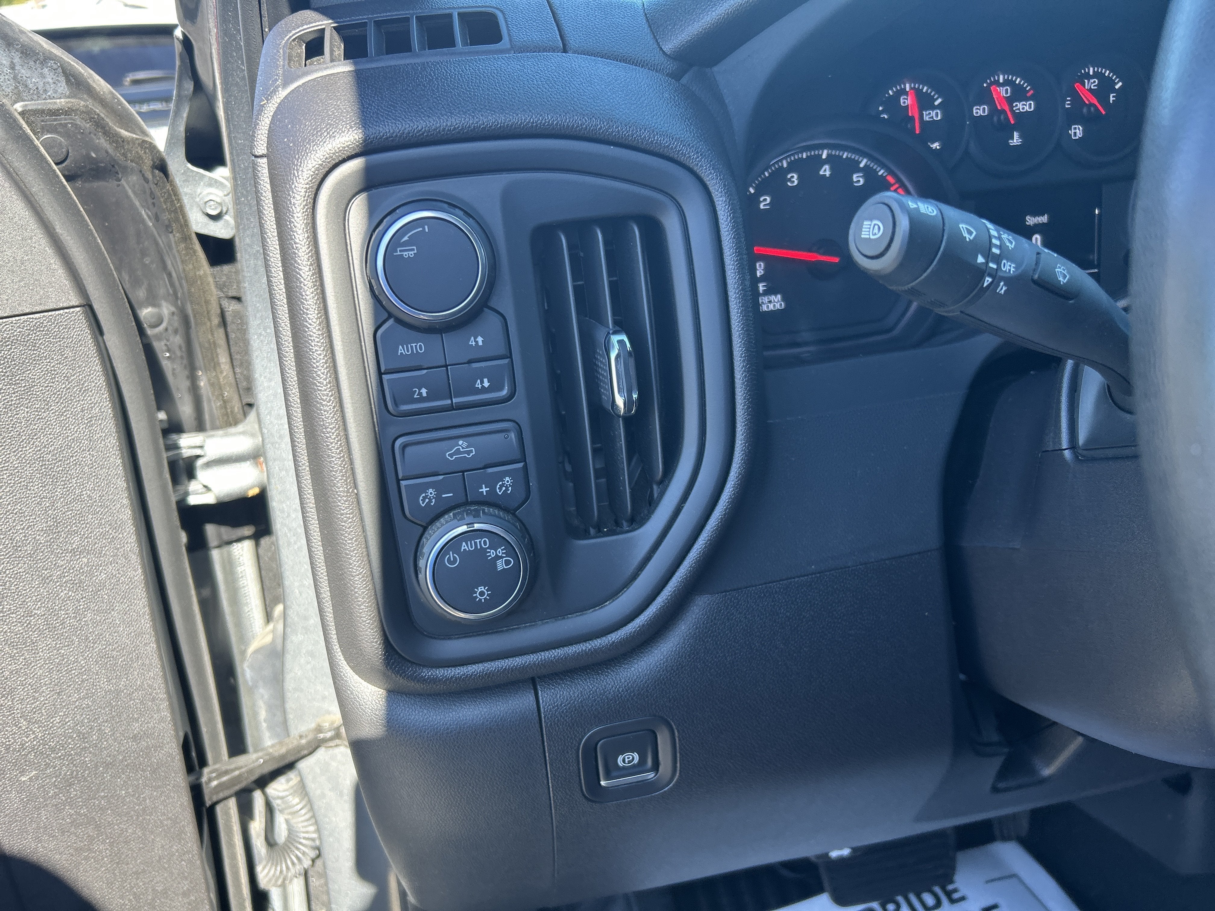 2024 Chevrolet Silverado 1500 Custom Trail Boss