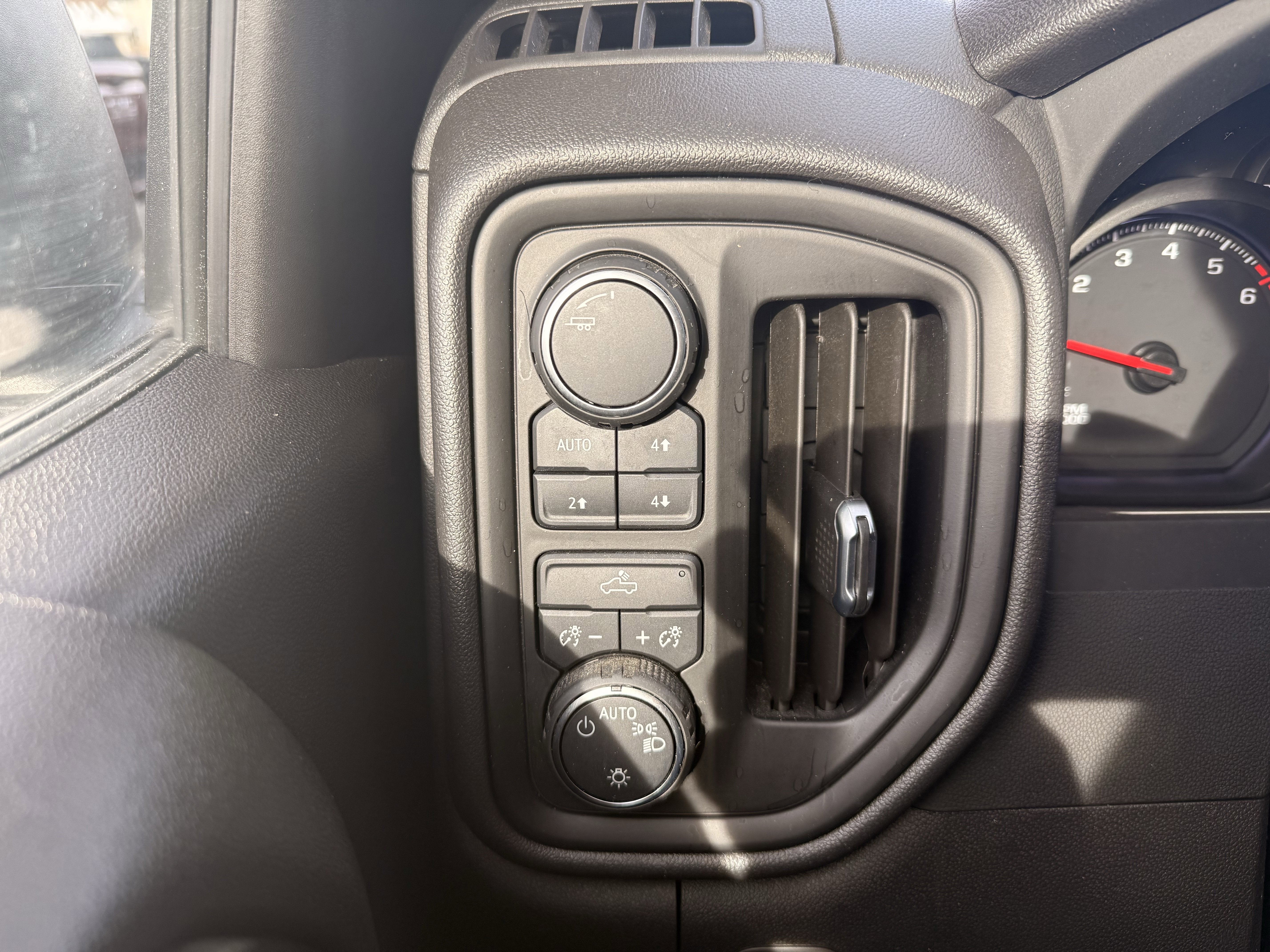 2023 Chevrolet Silverado 1500 Custom Trail Boss