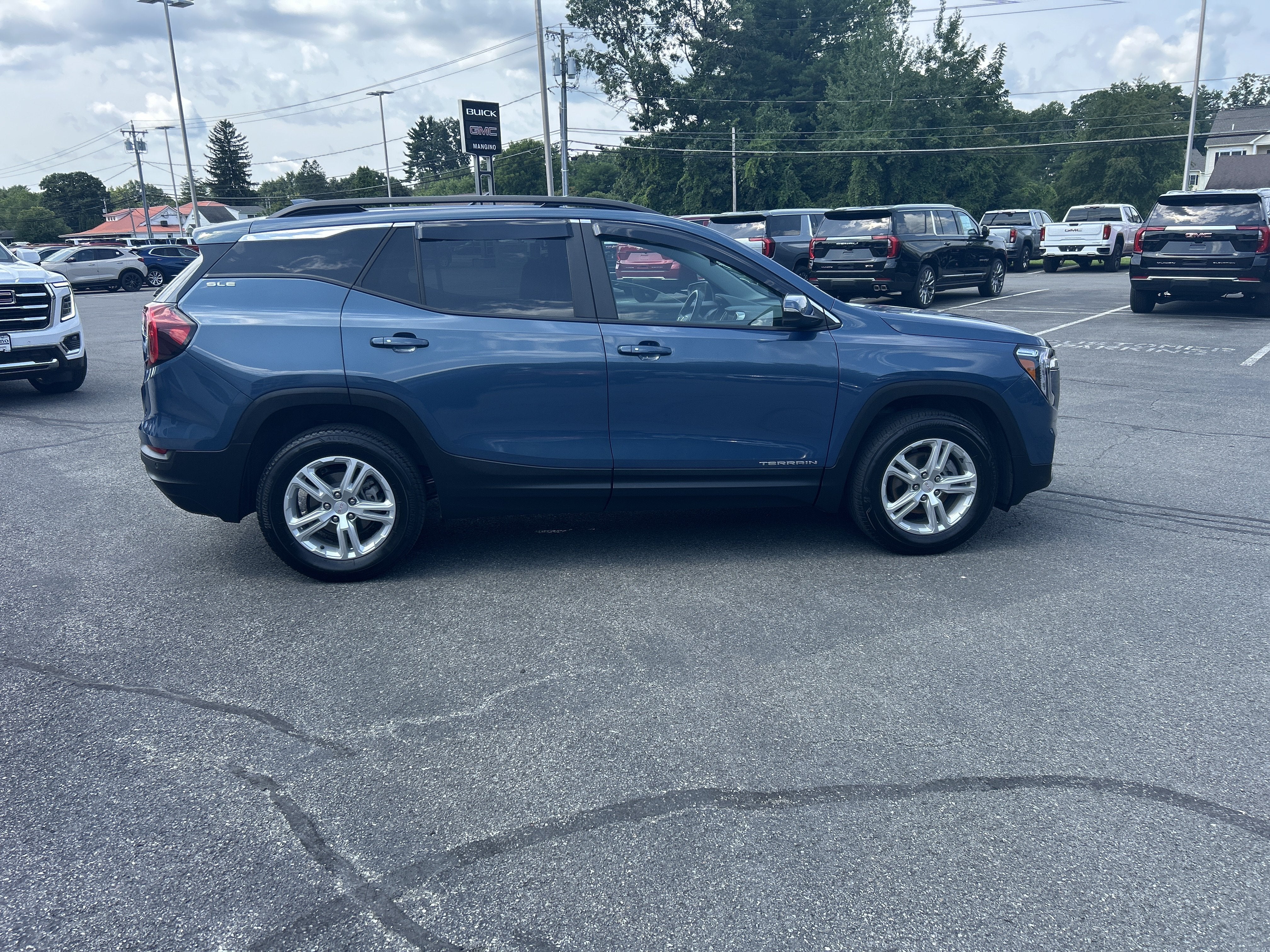 2024 GMC Terrain SLE