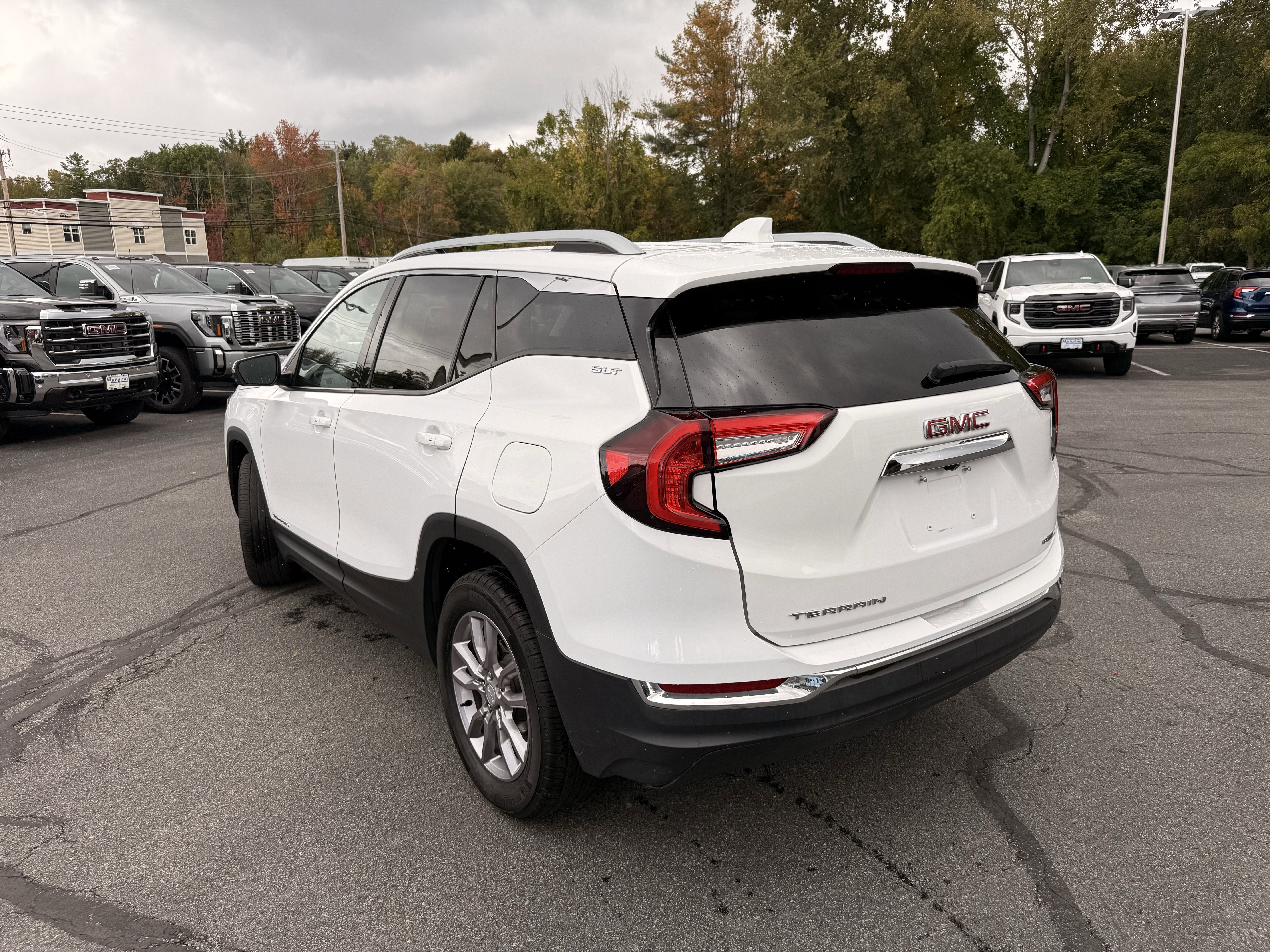 2023 GMC Terrain SLT