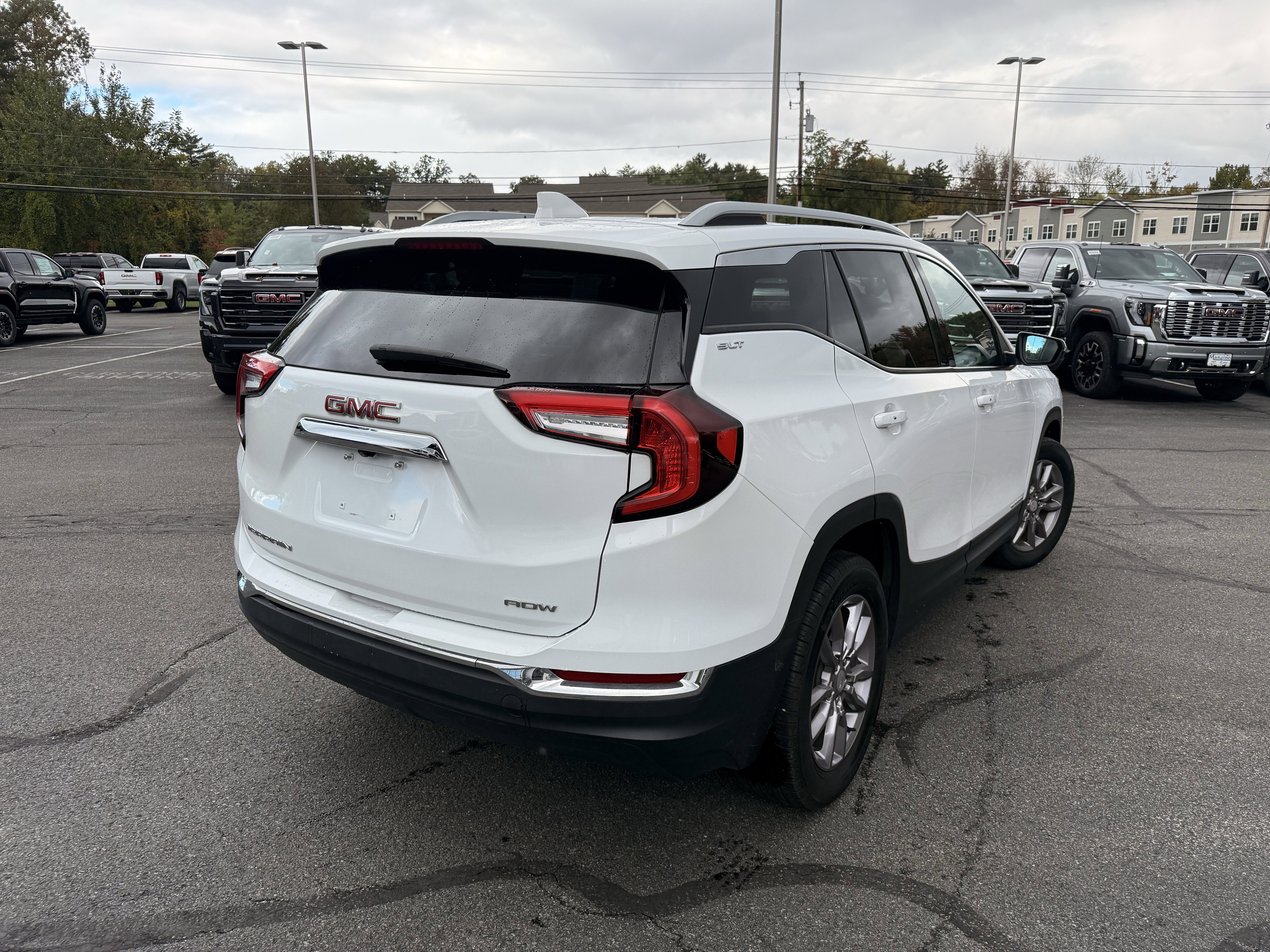 2023 GMC Terrain SLT