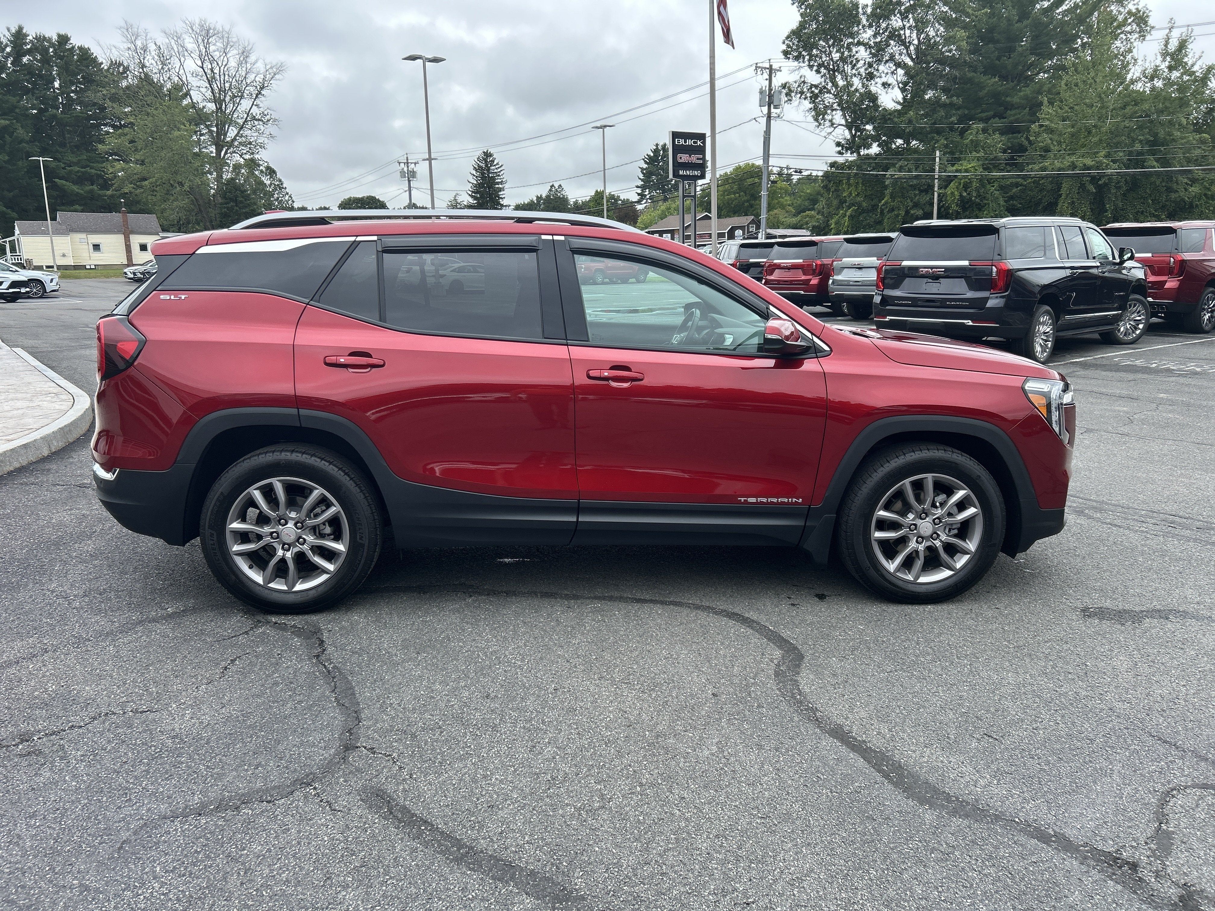 2024 GMC Terrain SLT