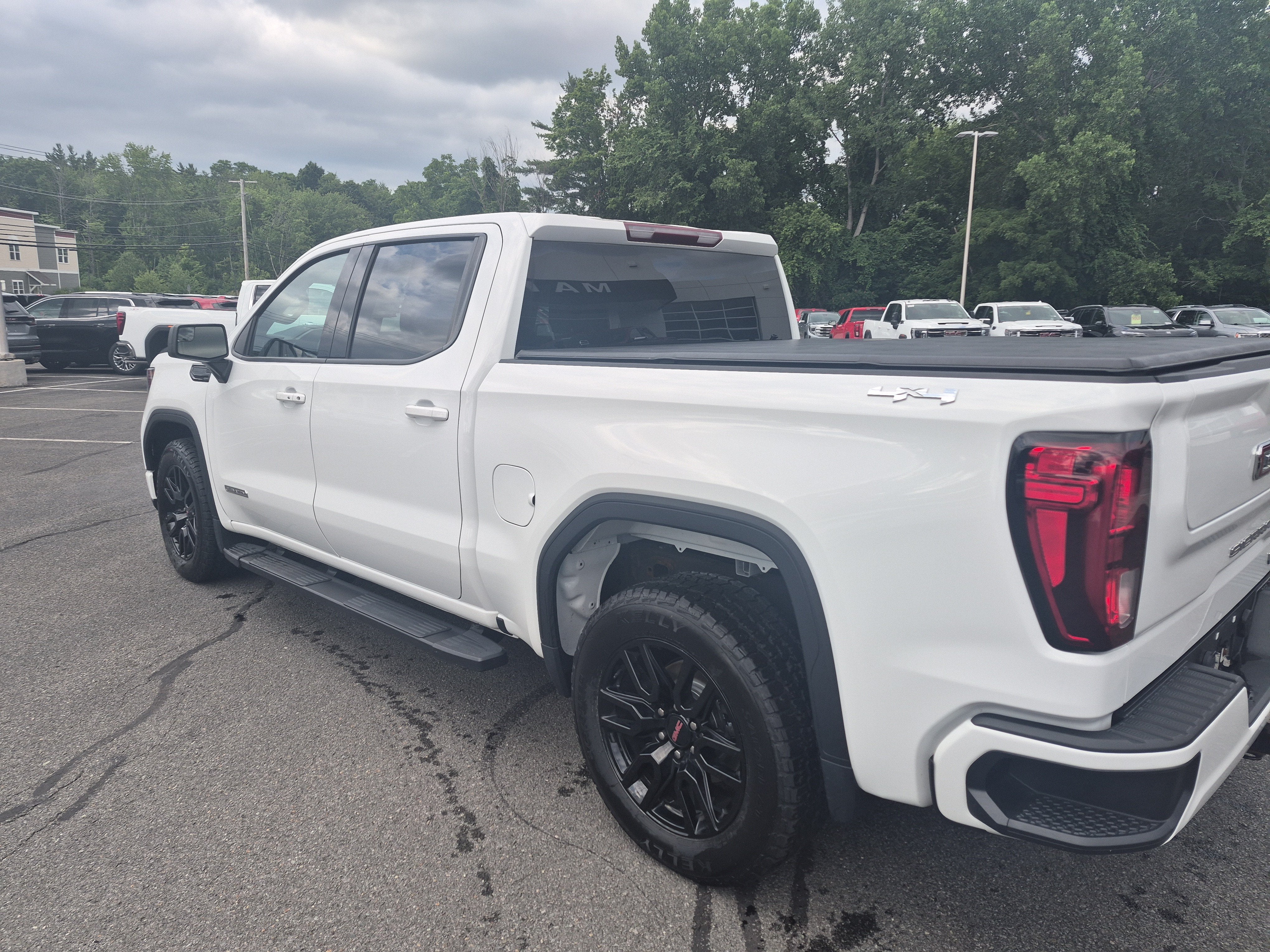 2023 GMC Sierra 1500 Elevation