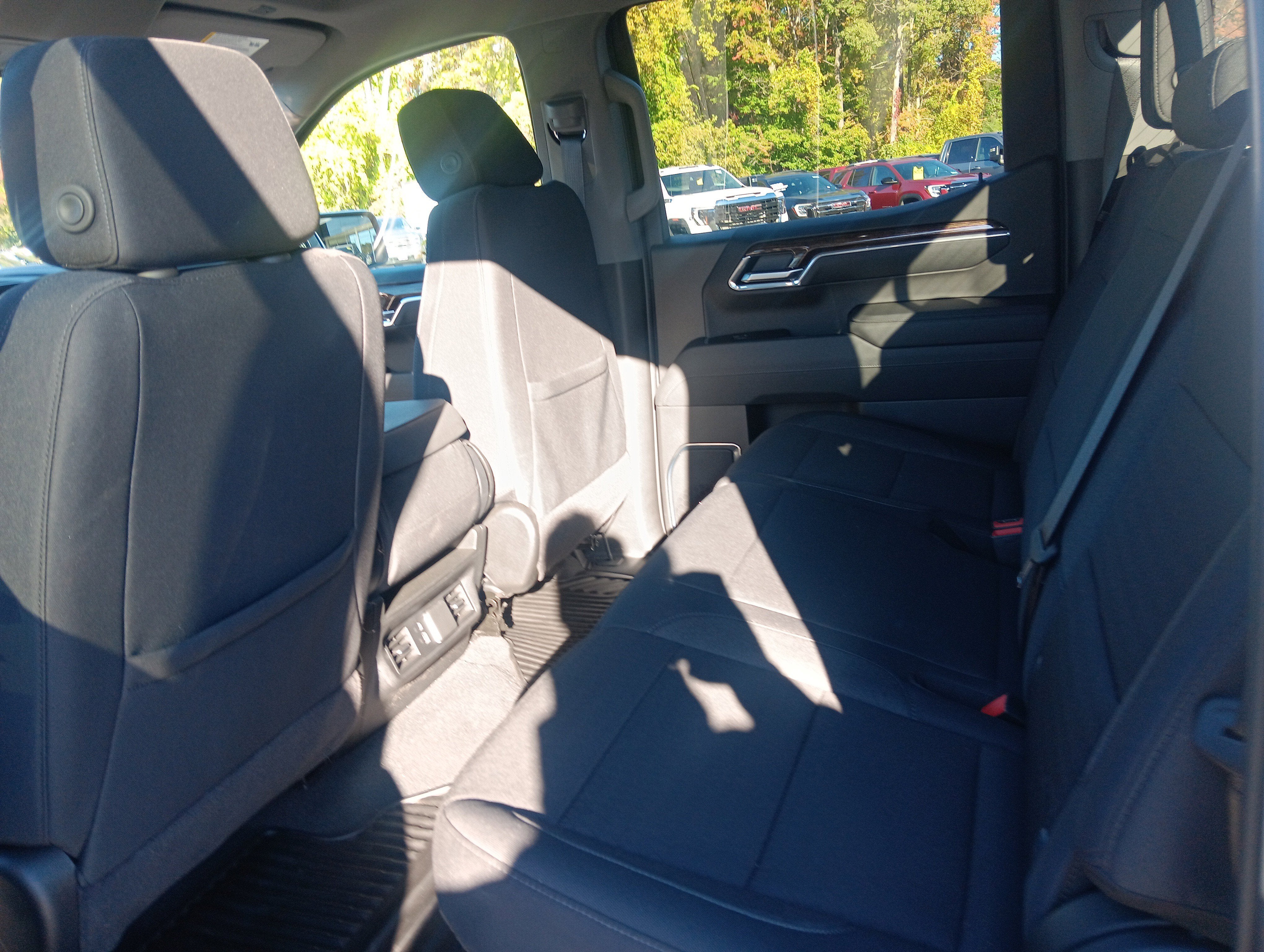 2025 GMC Sierra 1500 SLE